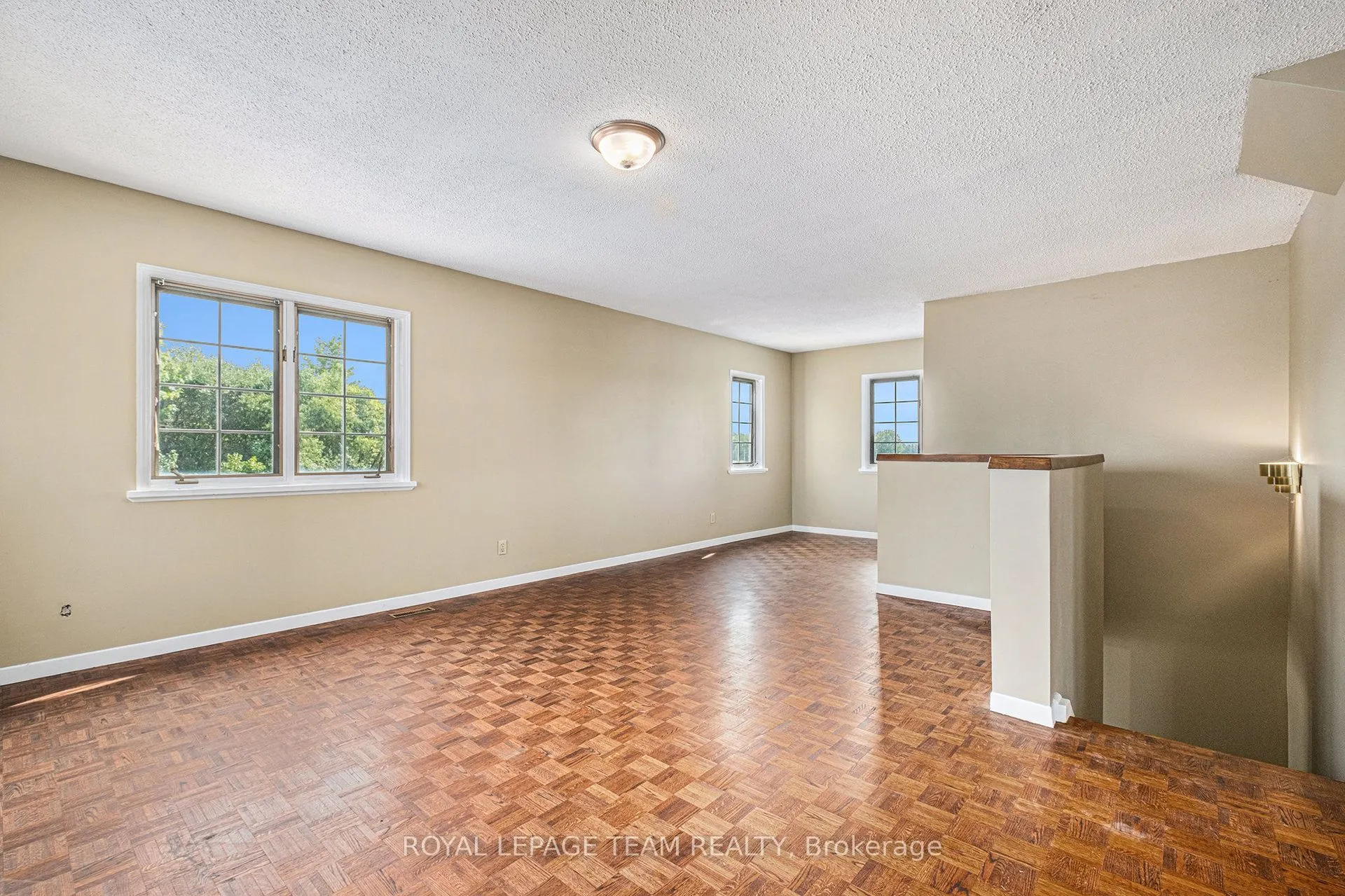 6109 Fourth Line Road W