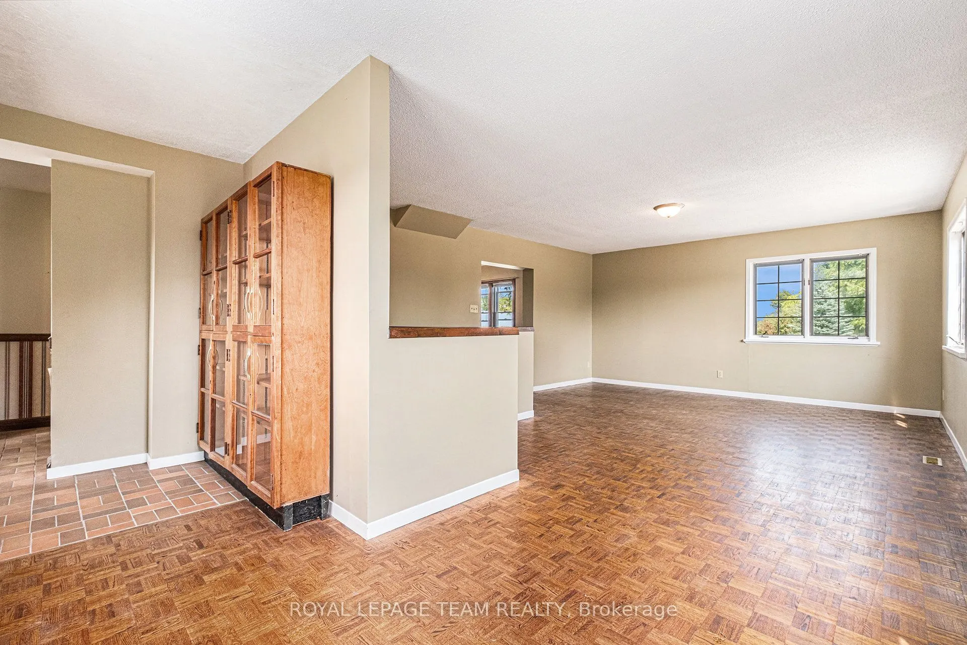 6109 Fourth Line Road W