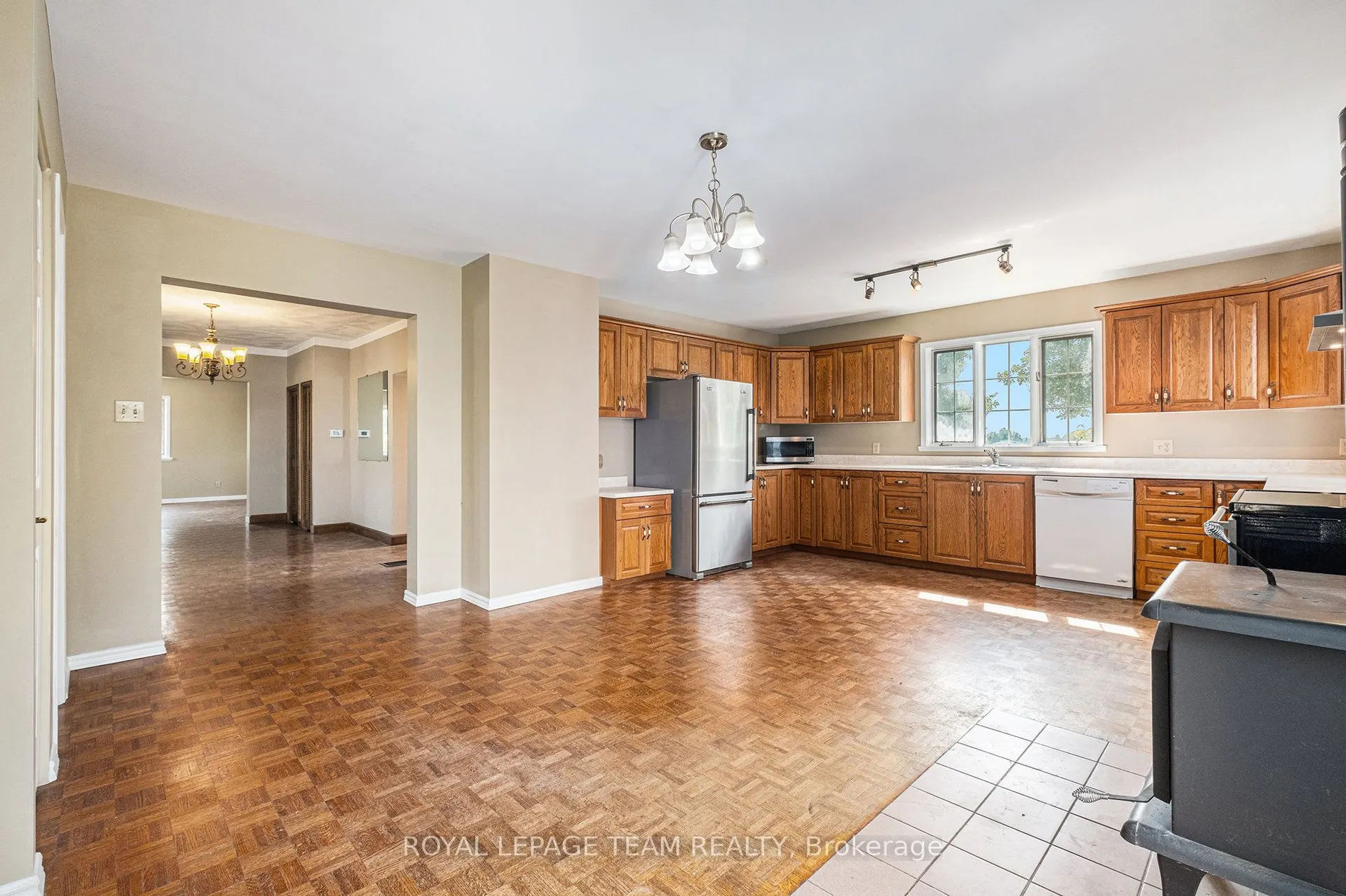 6109 Fourth Line Road W