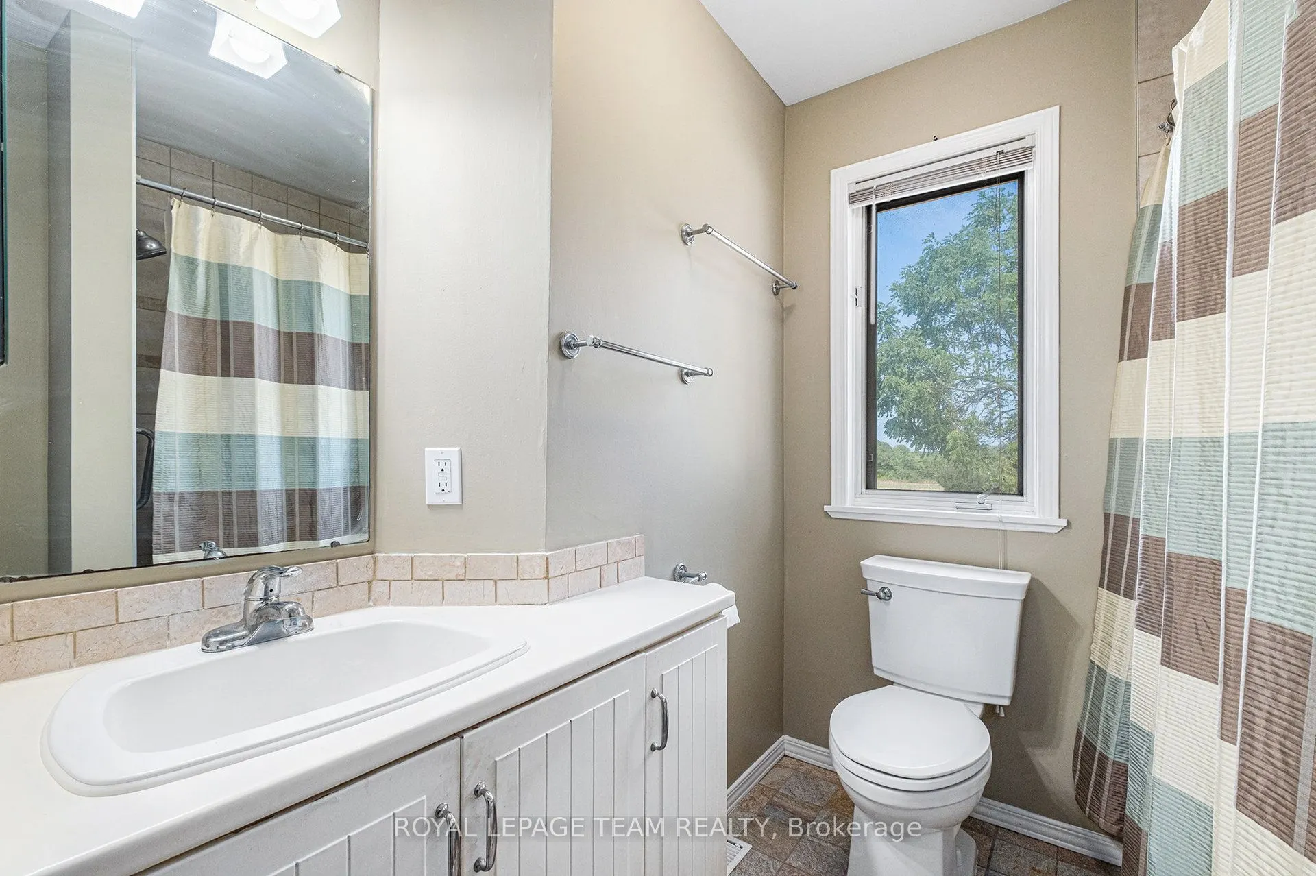 6109 Fourth Line Road W