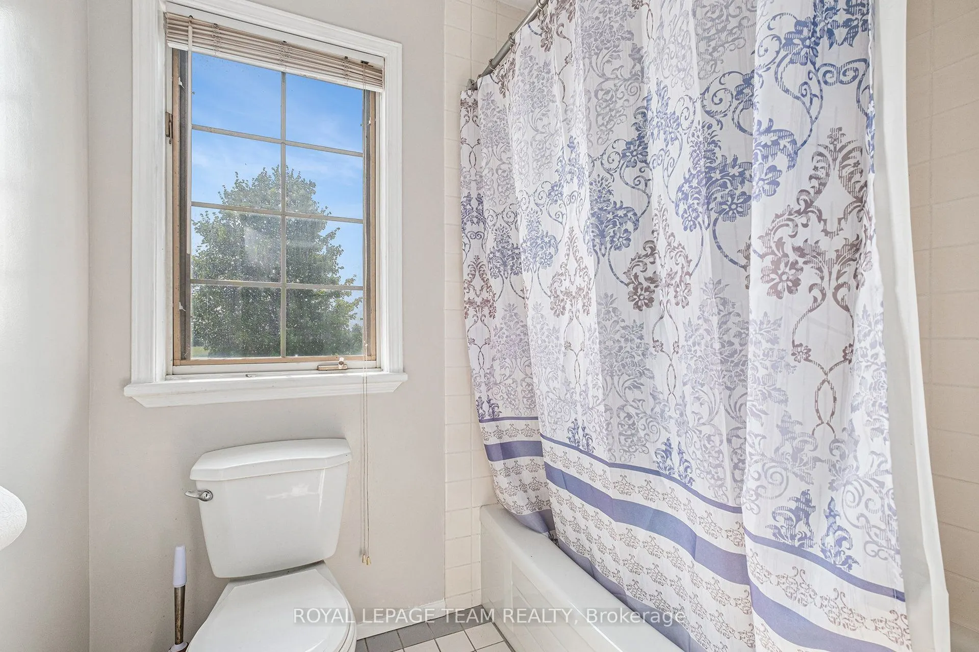 6109 Fourth Line Road W