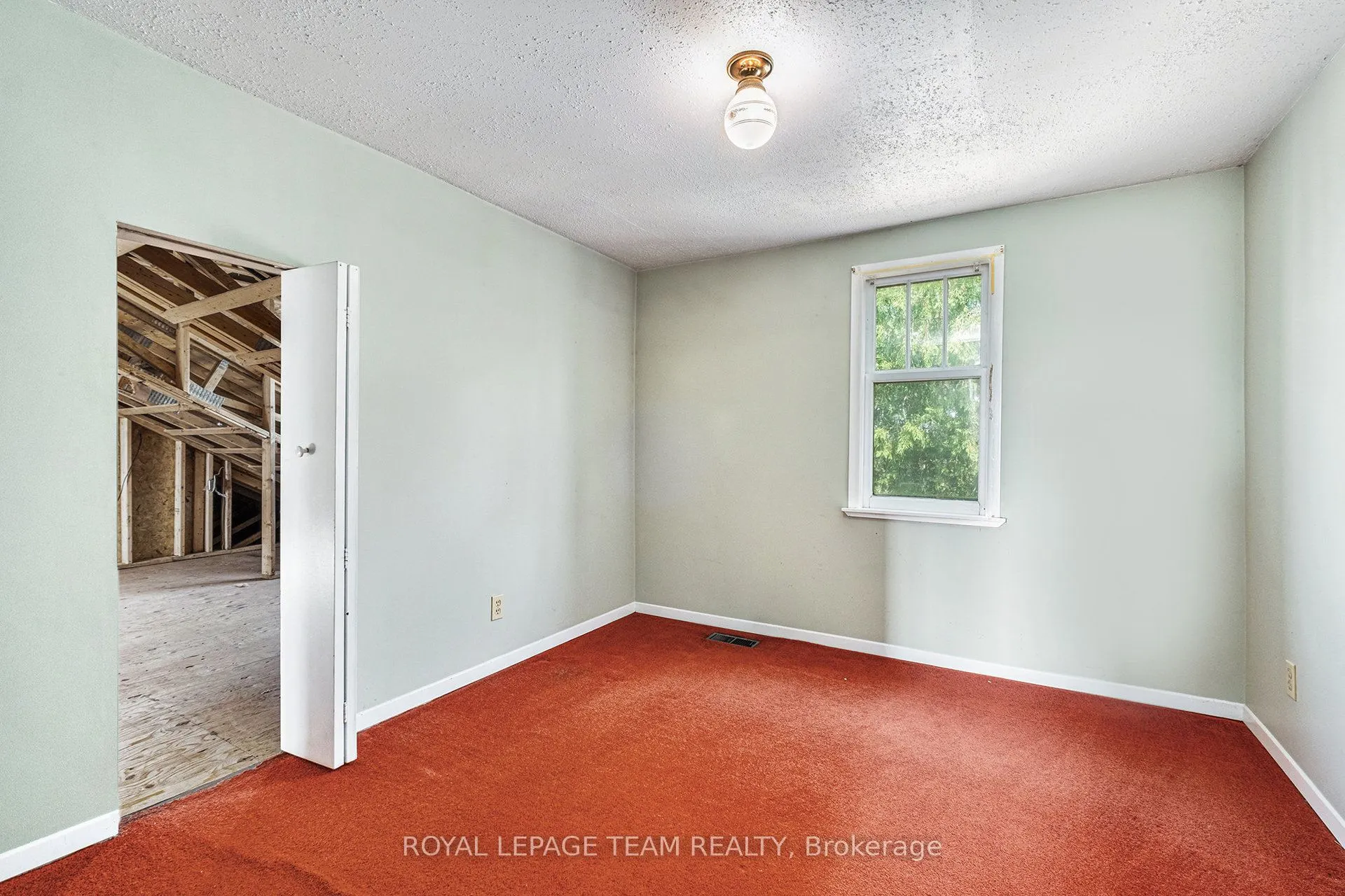 6109 Fourth Line Road W
