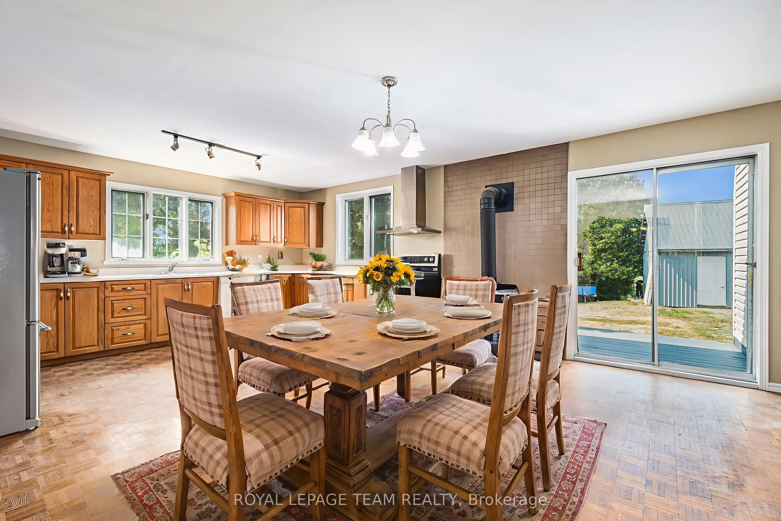 6109 Fourth Line Road W