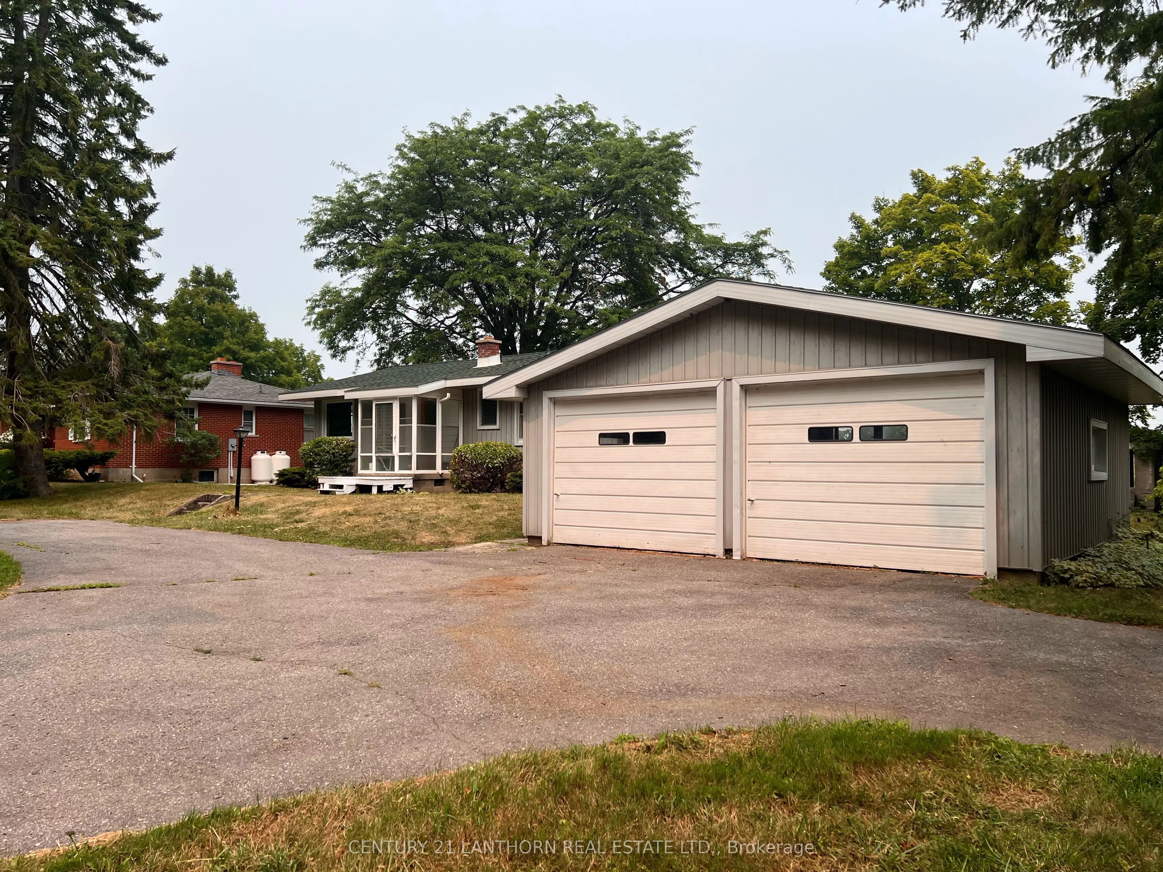 11468 Loyalist Parkway