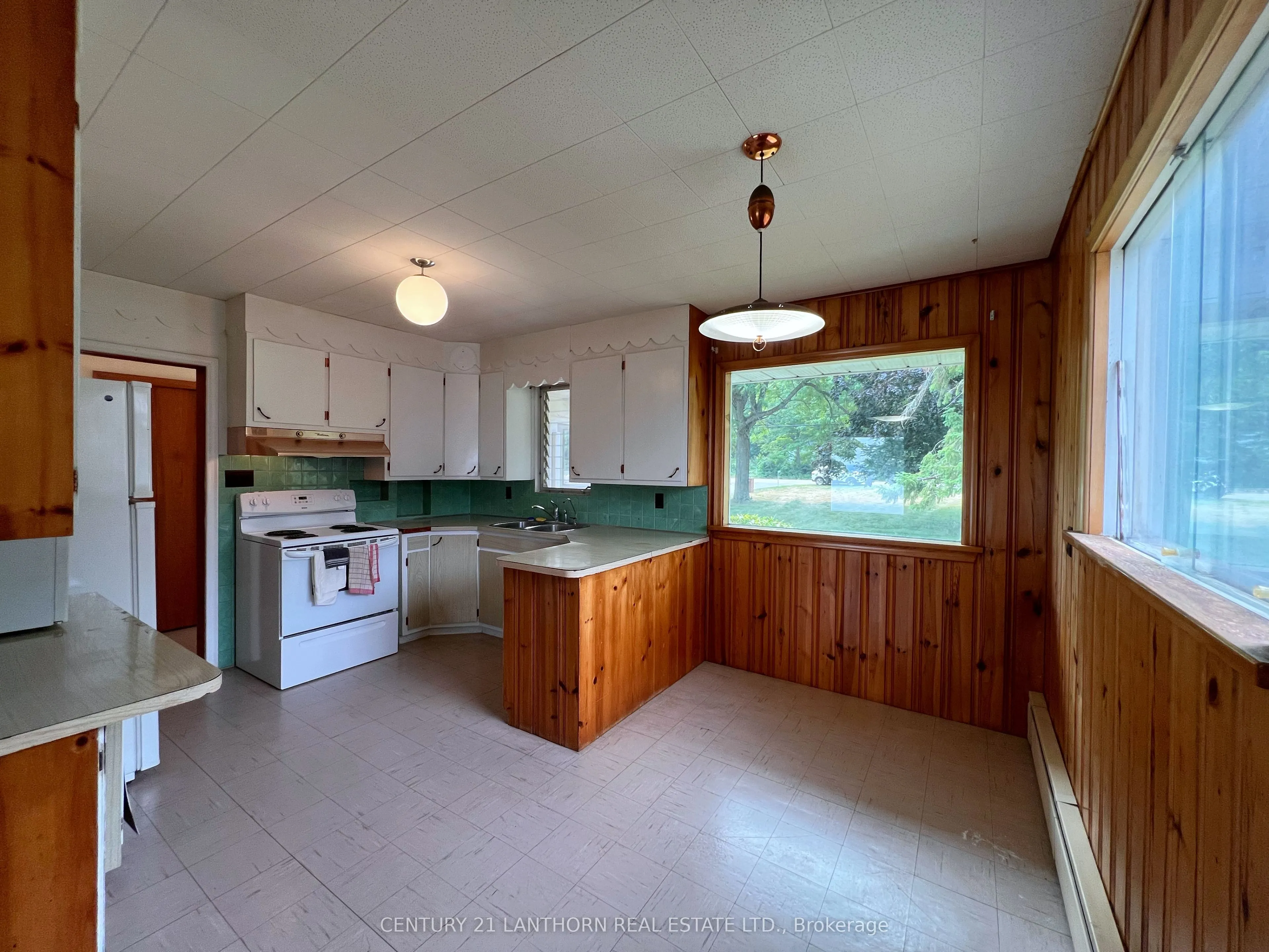 11468 Loyalist Parkway
