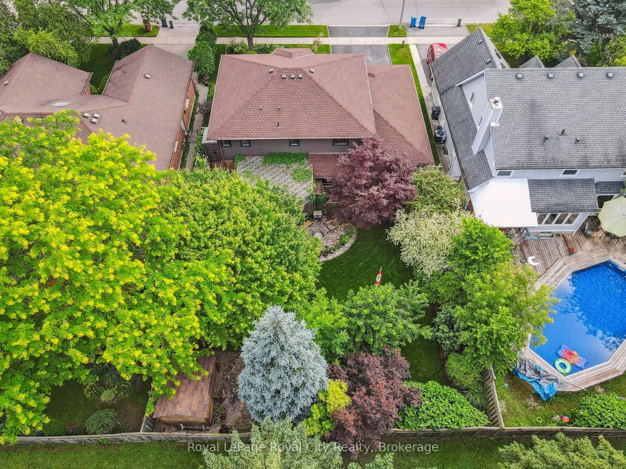 8 Forster Drive