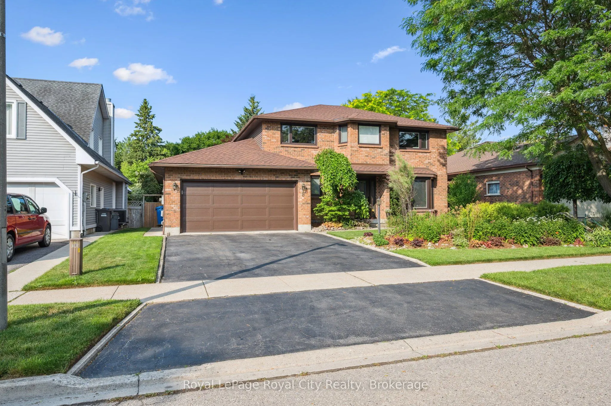 8 Forster Drive