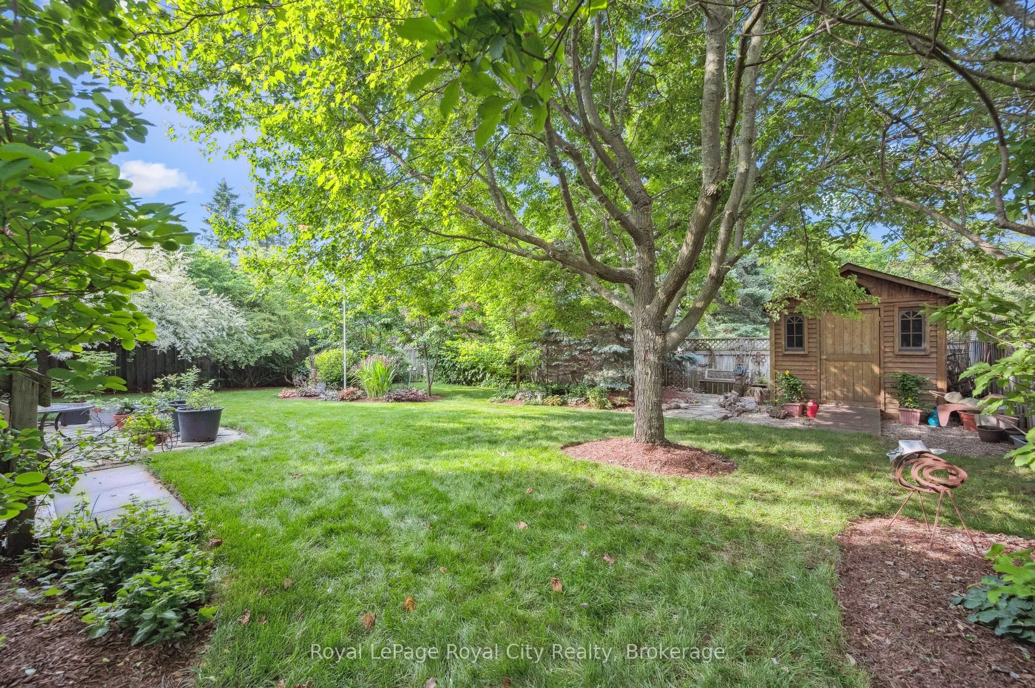 8 Forster Drive