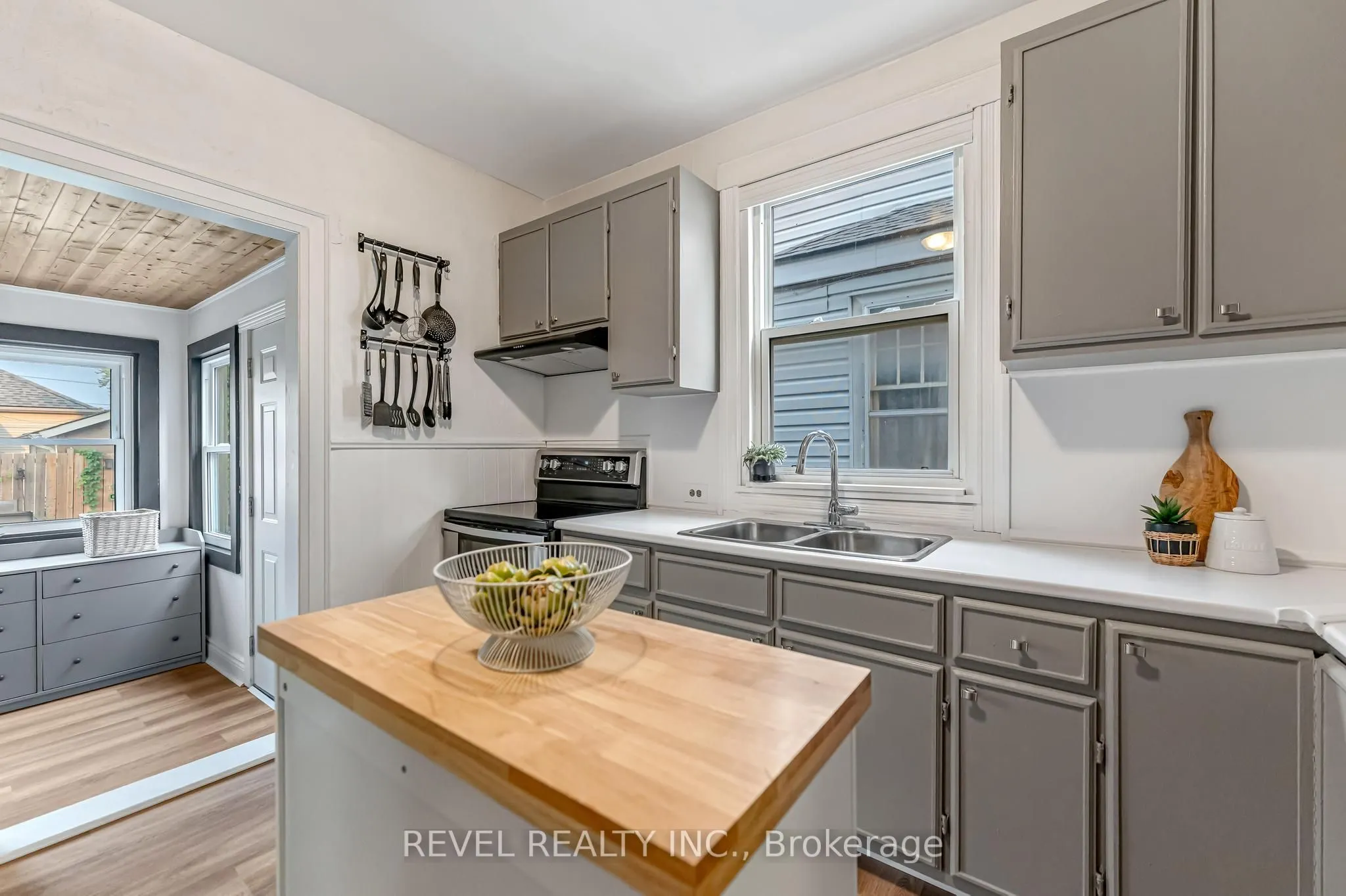 42 Berryman Avenue