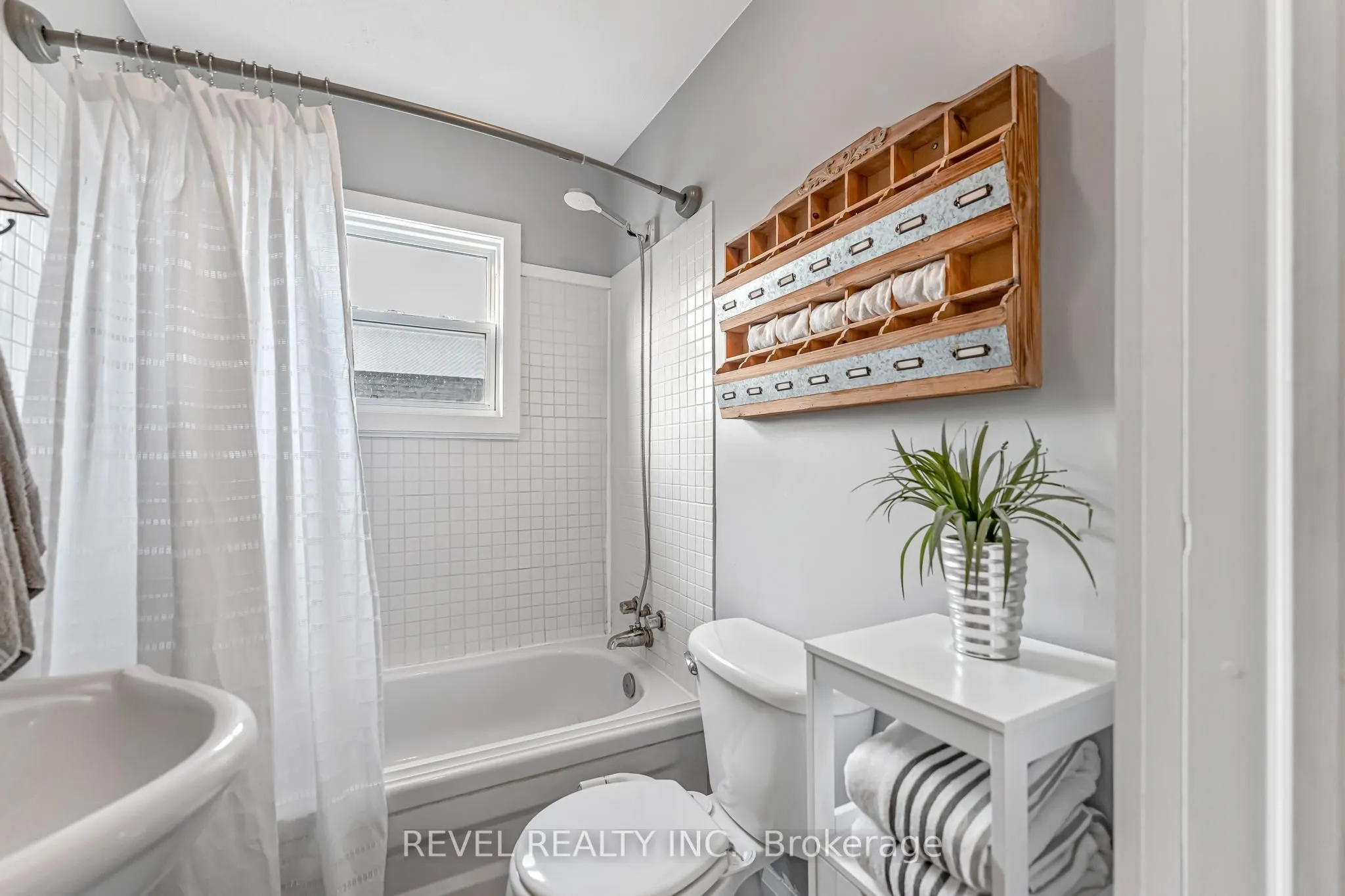 42 Berryman Avenue