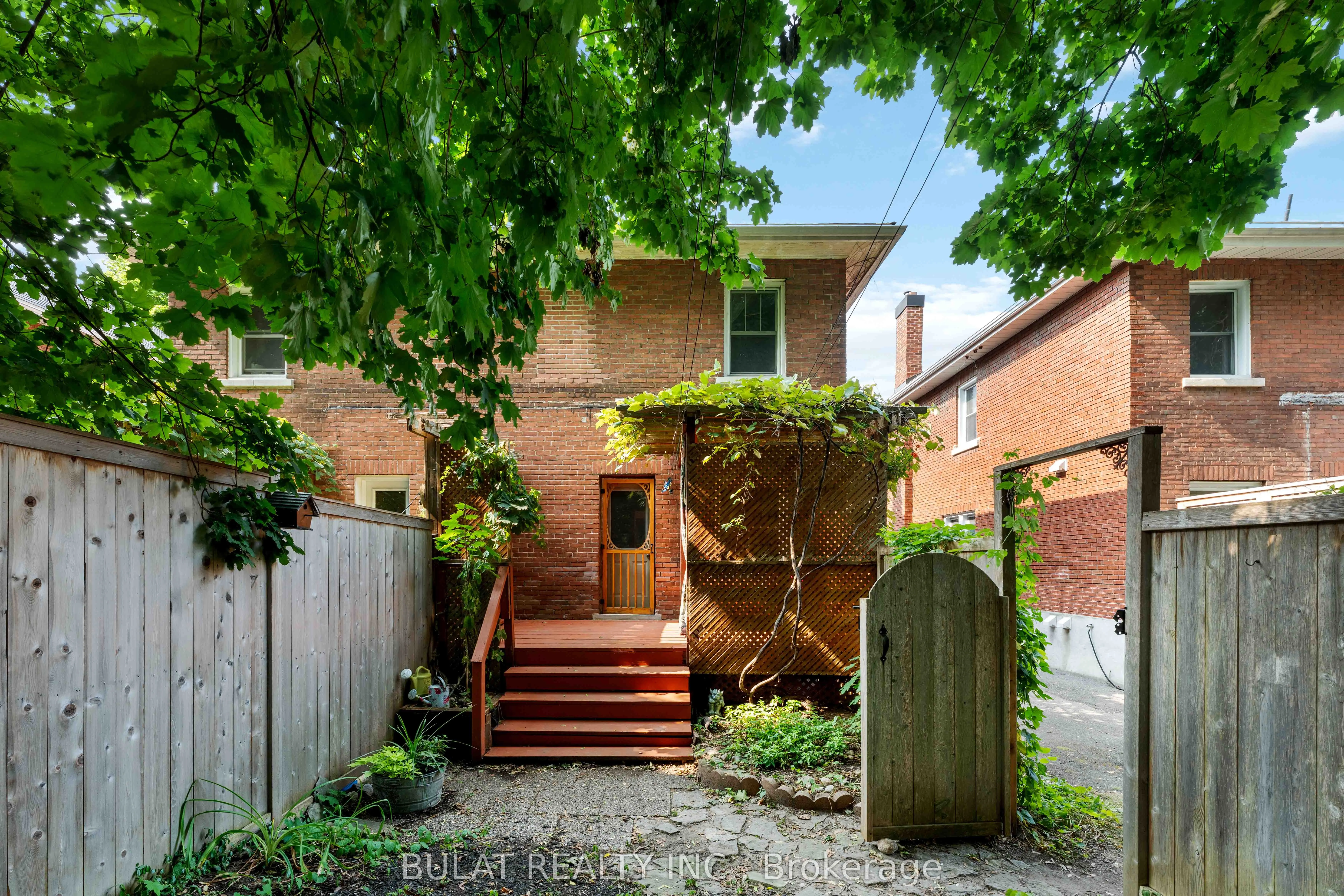 16 Foster Street