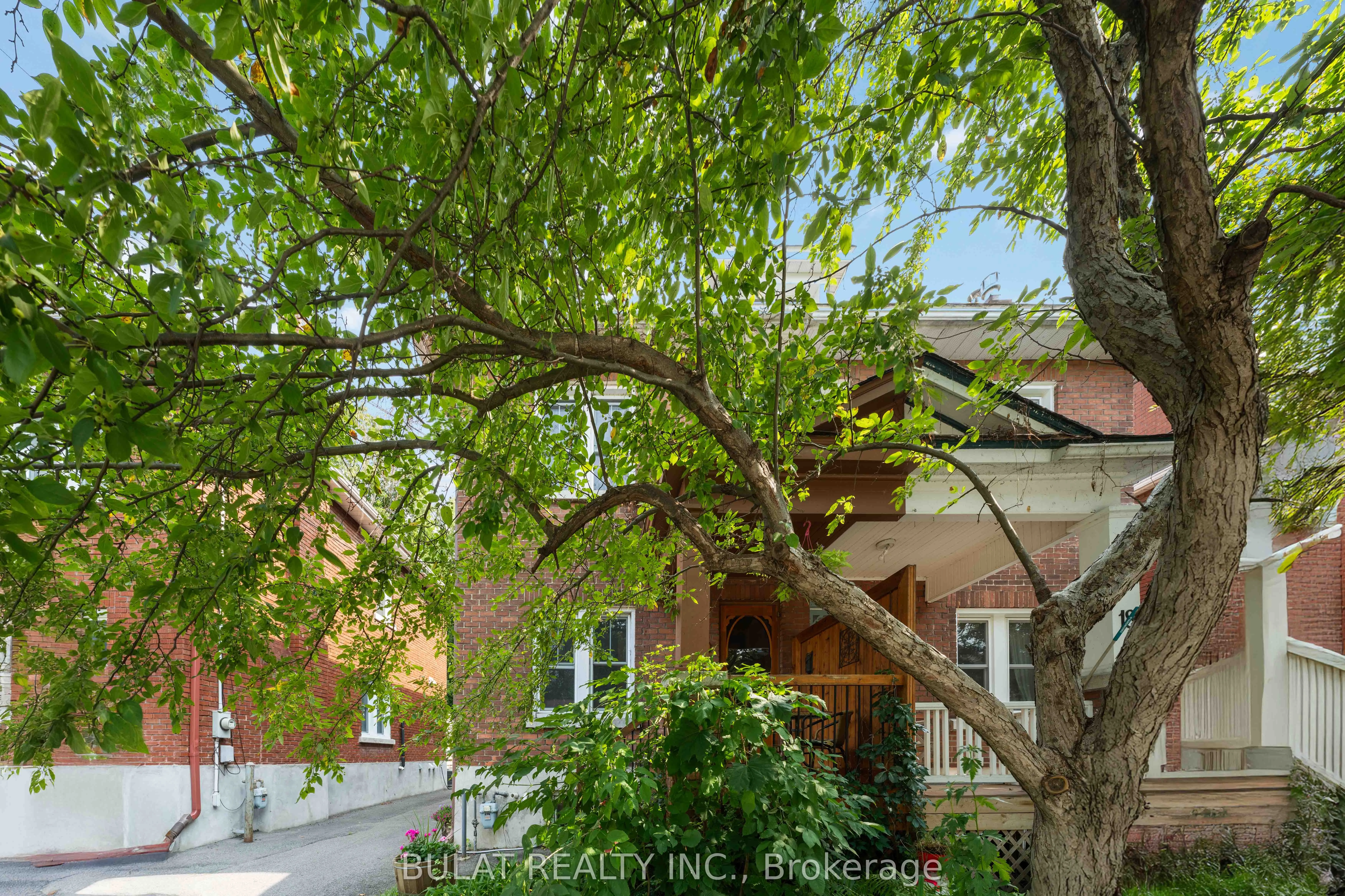 16 Foster Street