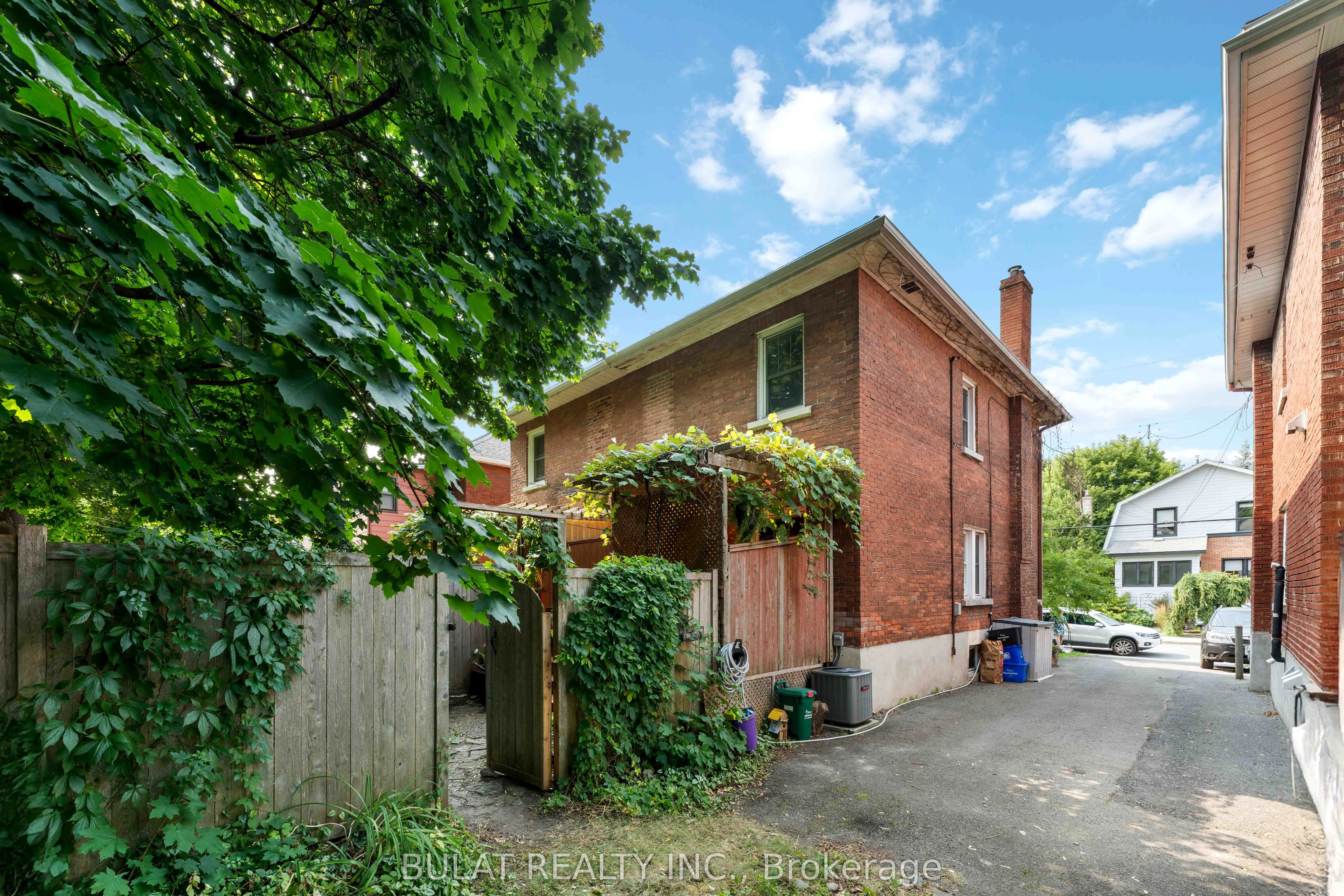 16 Foster Street