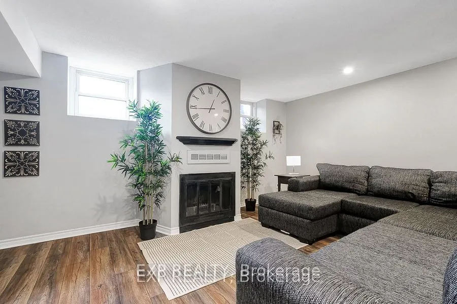 244 CHARLOTTE Street, #1