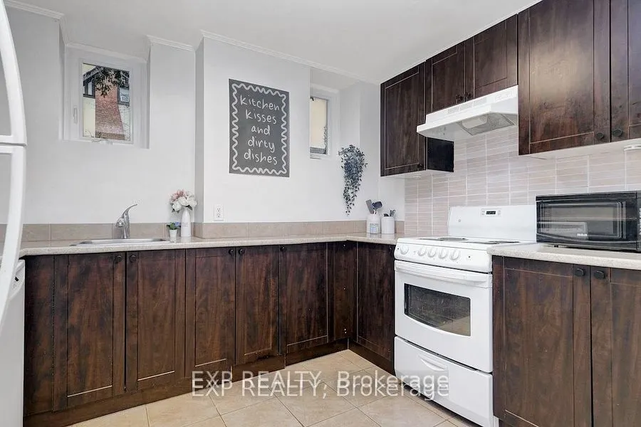 244 CHARLOTTE Street, #1