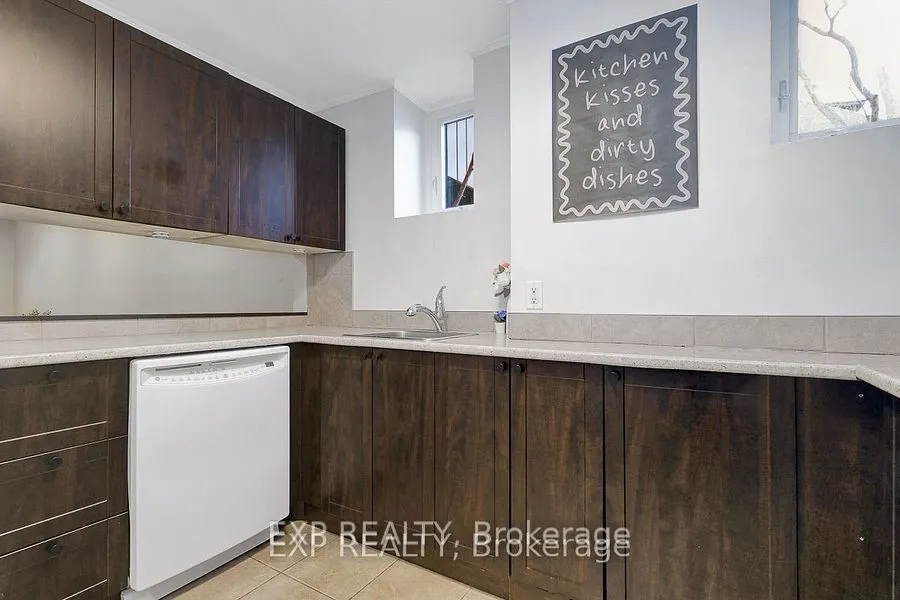 244 CHARLOTTE Street, #1