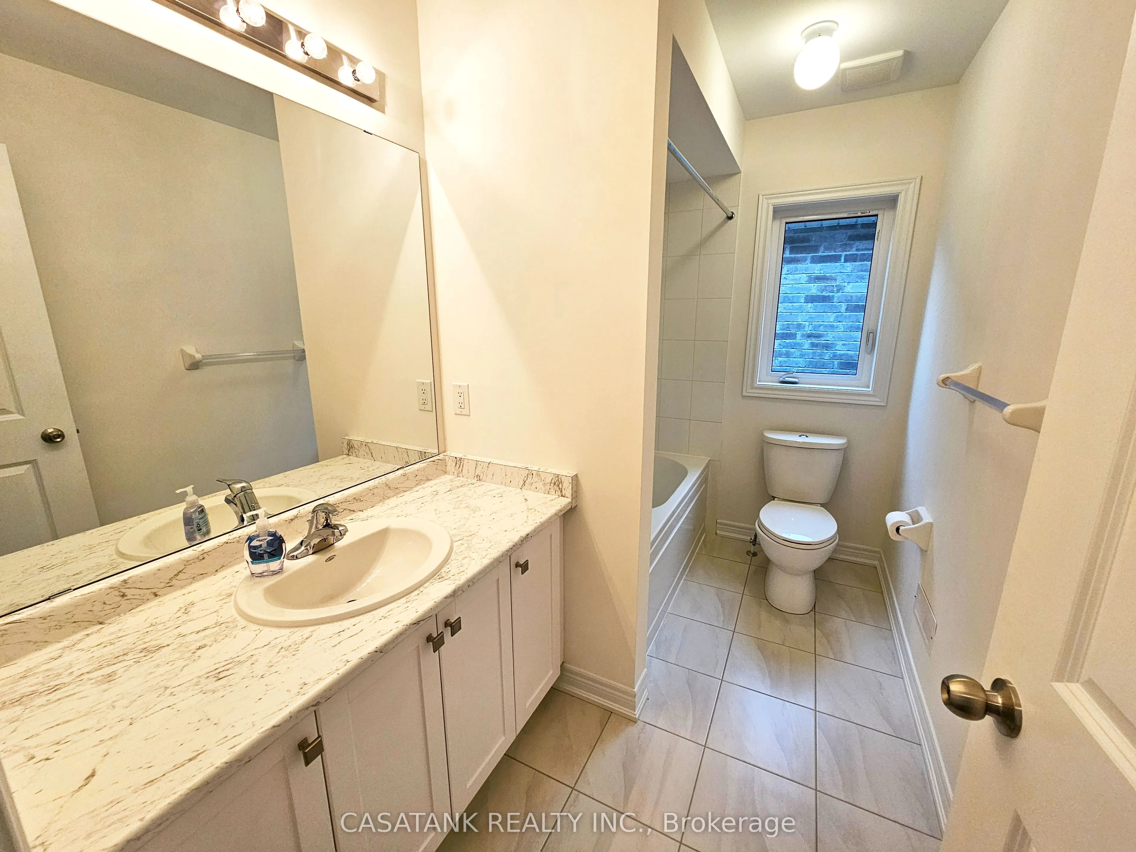 372 Leanne Lane