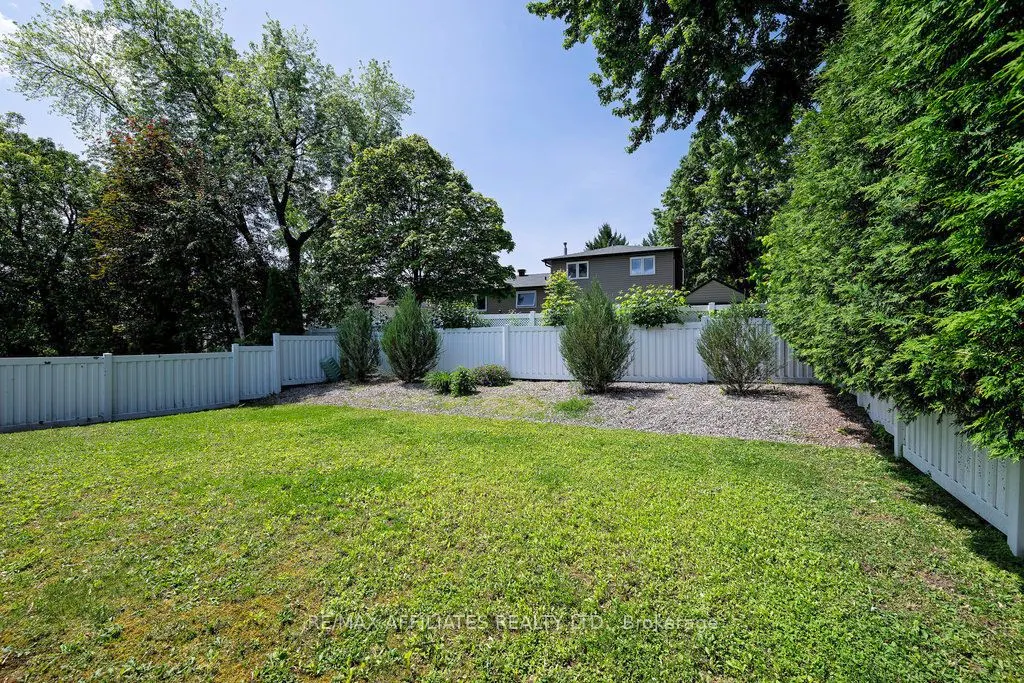 22 Red Maple Crescent