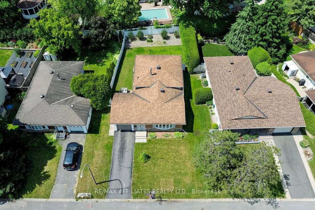 22 Red Maple Crescent