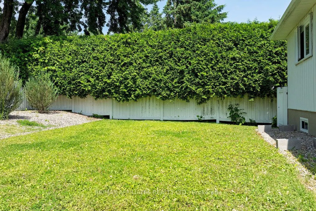 22 Red Maple Crescent