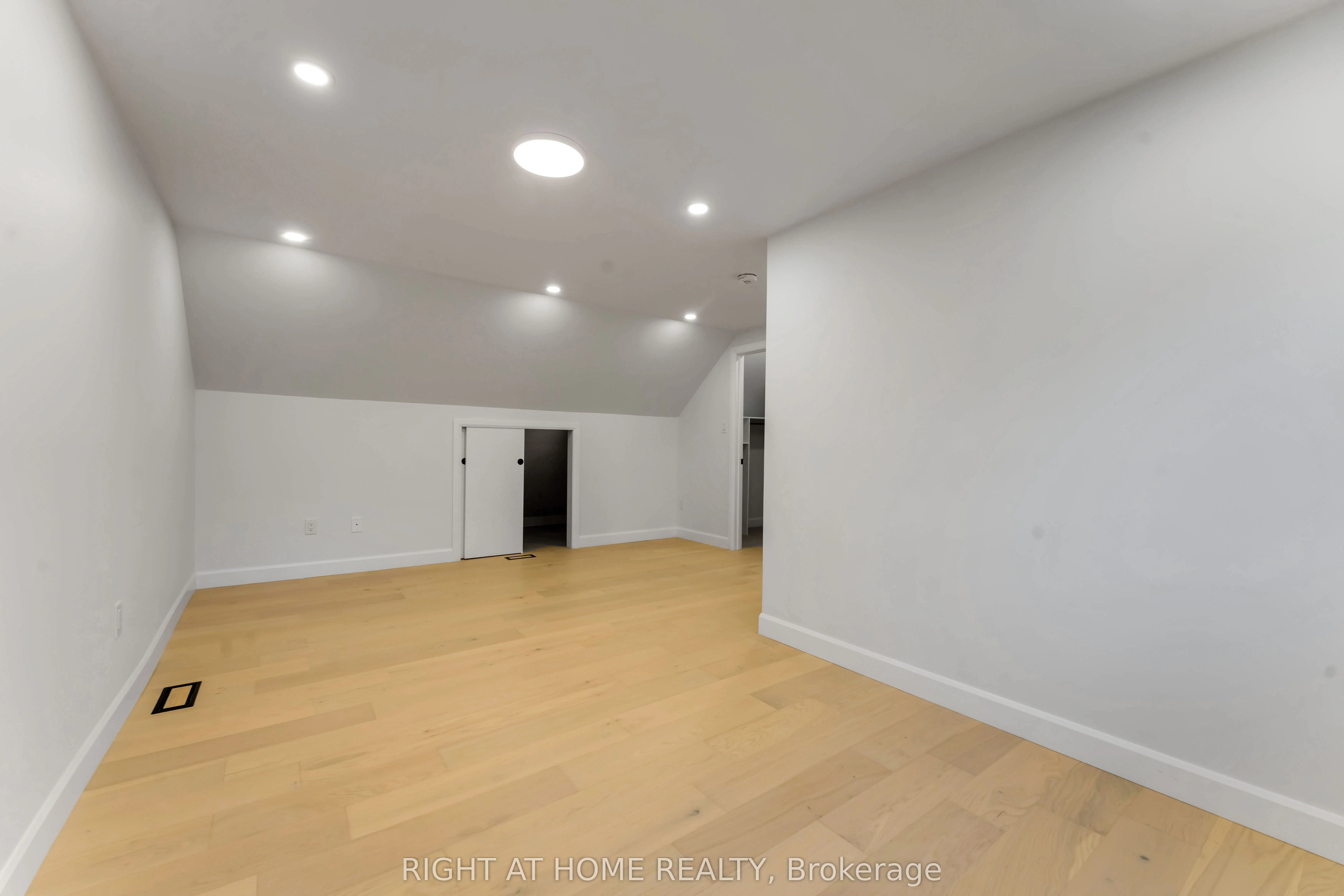 2700 Priscilla Street