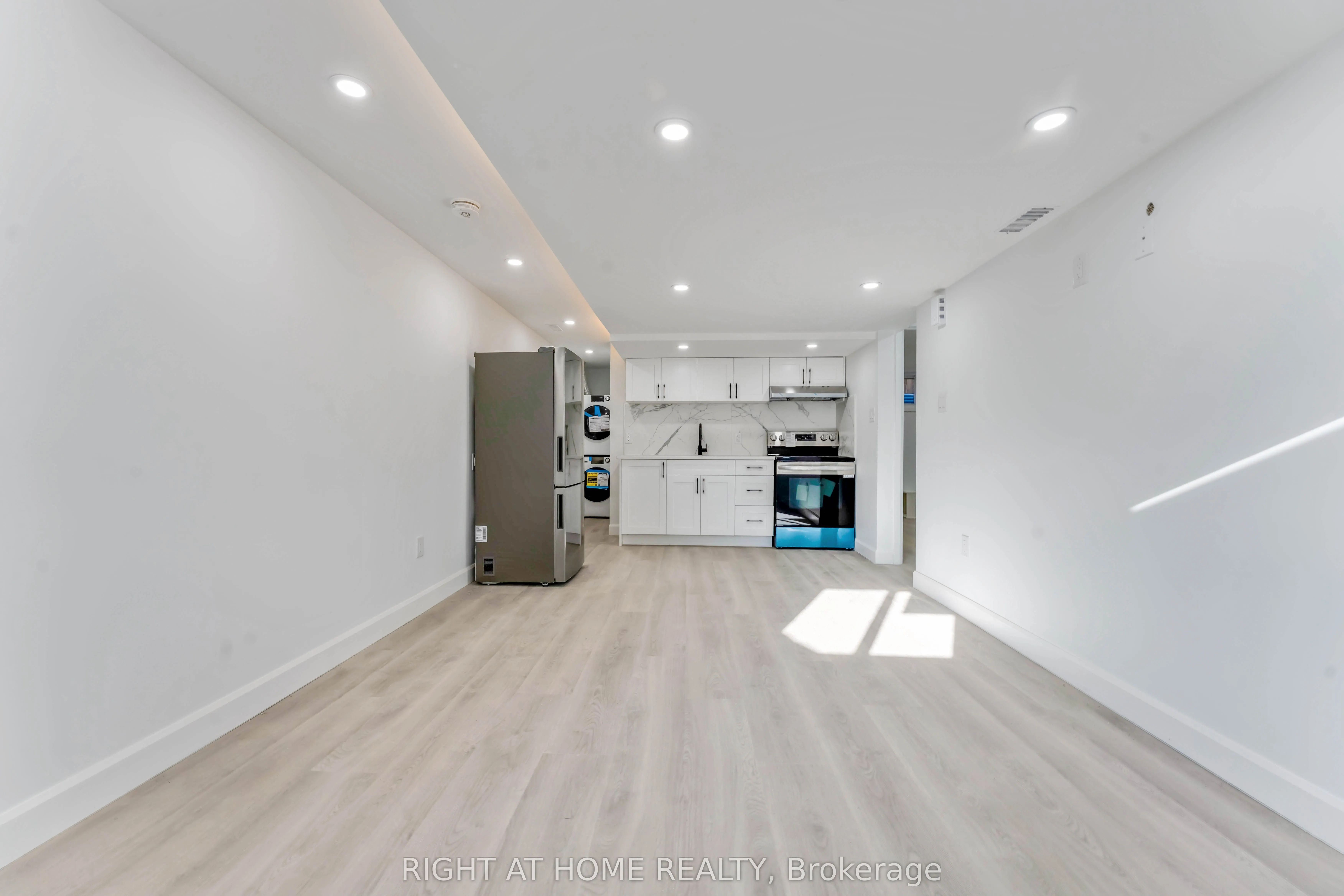 2700 Priscilla Street