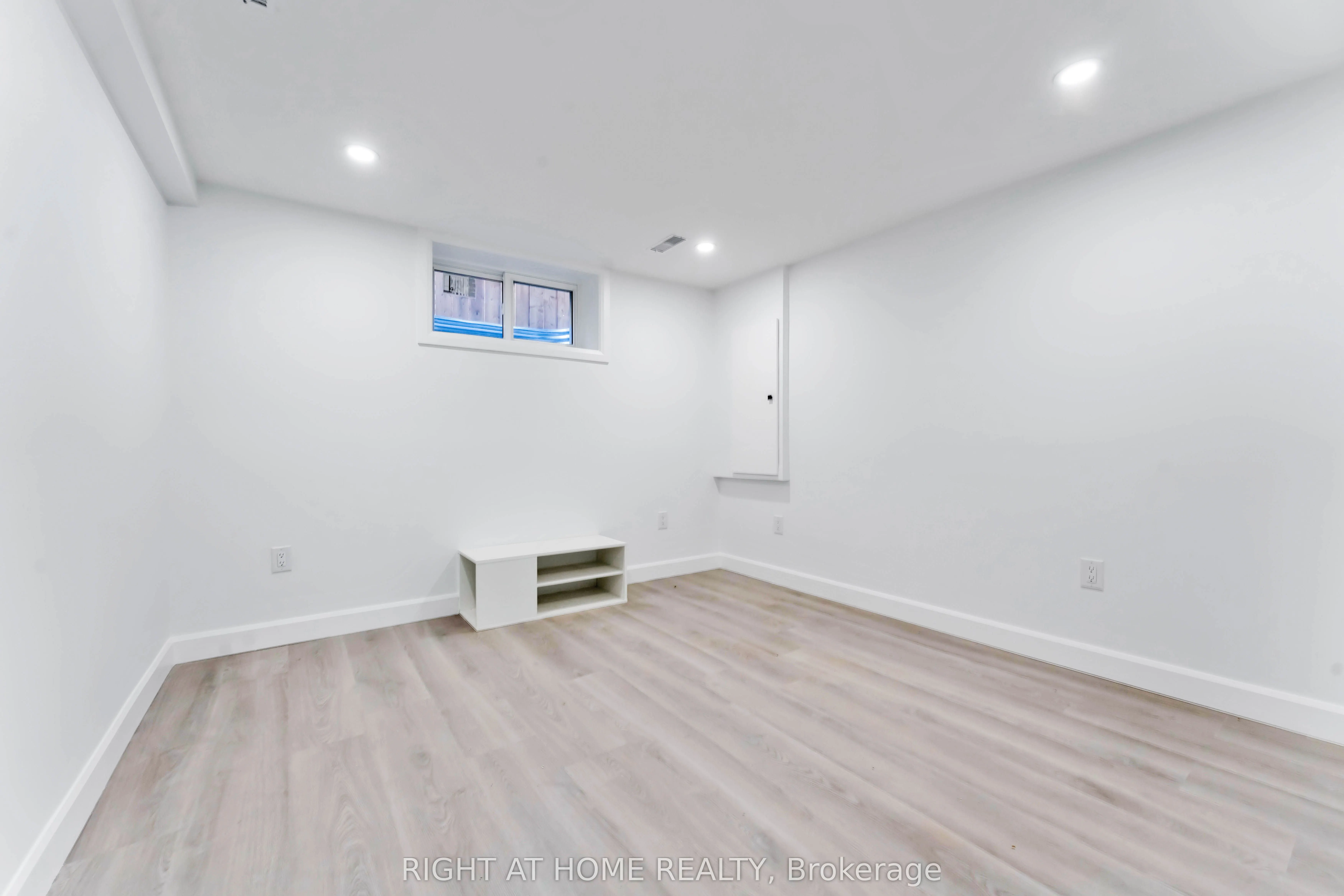 2700 Priscilla Street