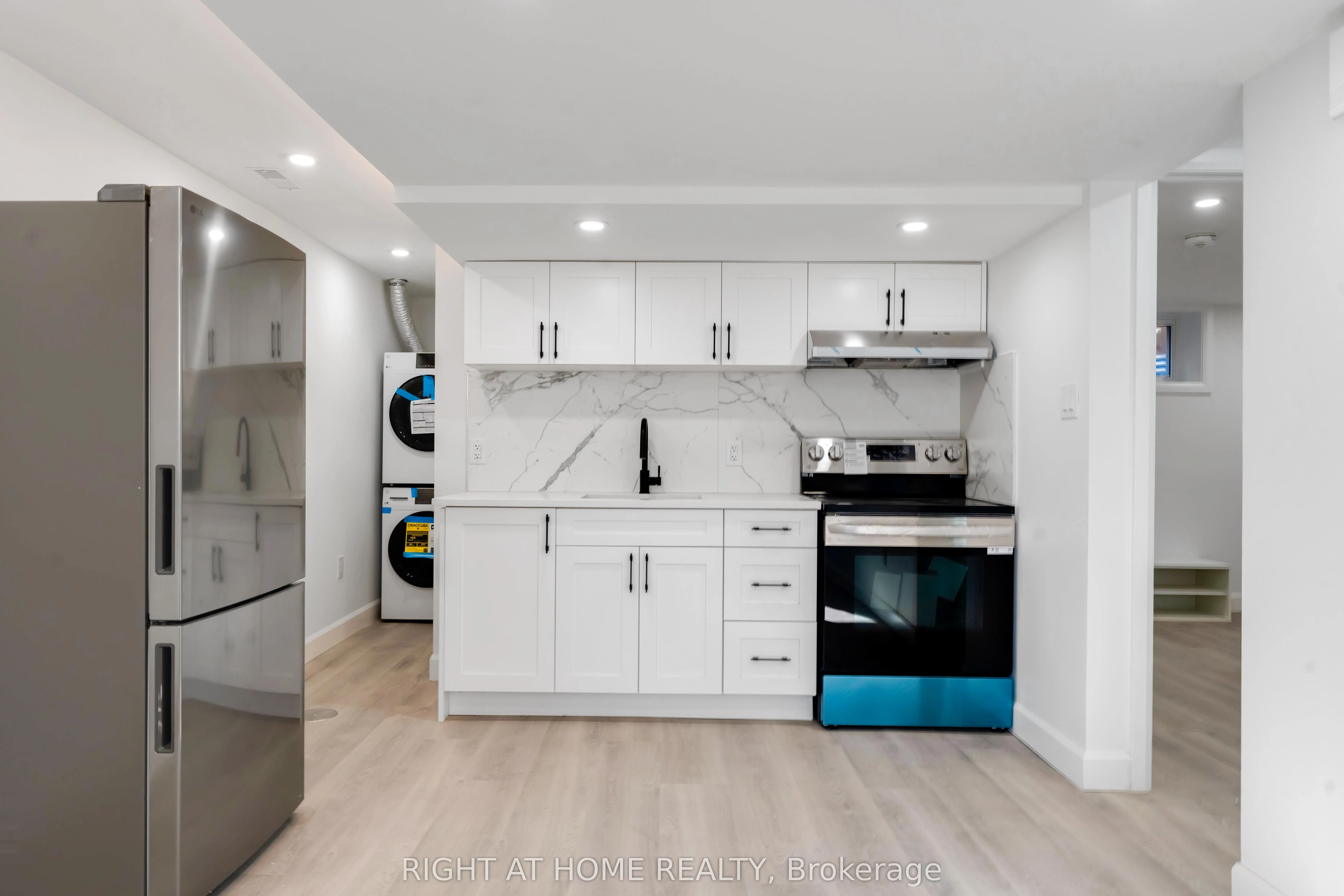 2700 Priscilla Street