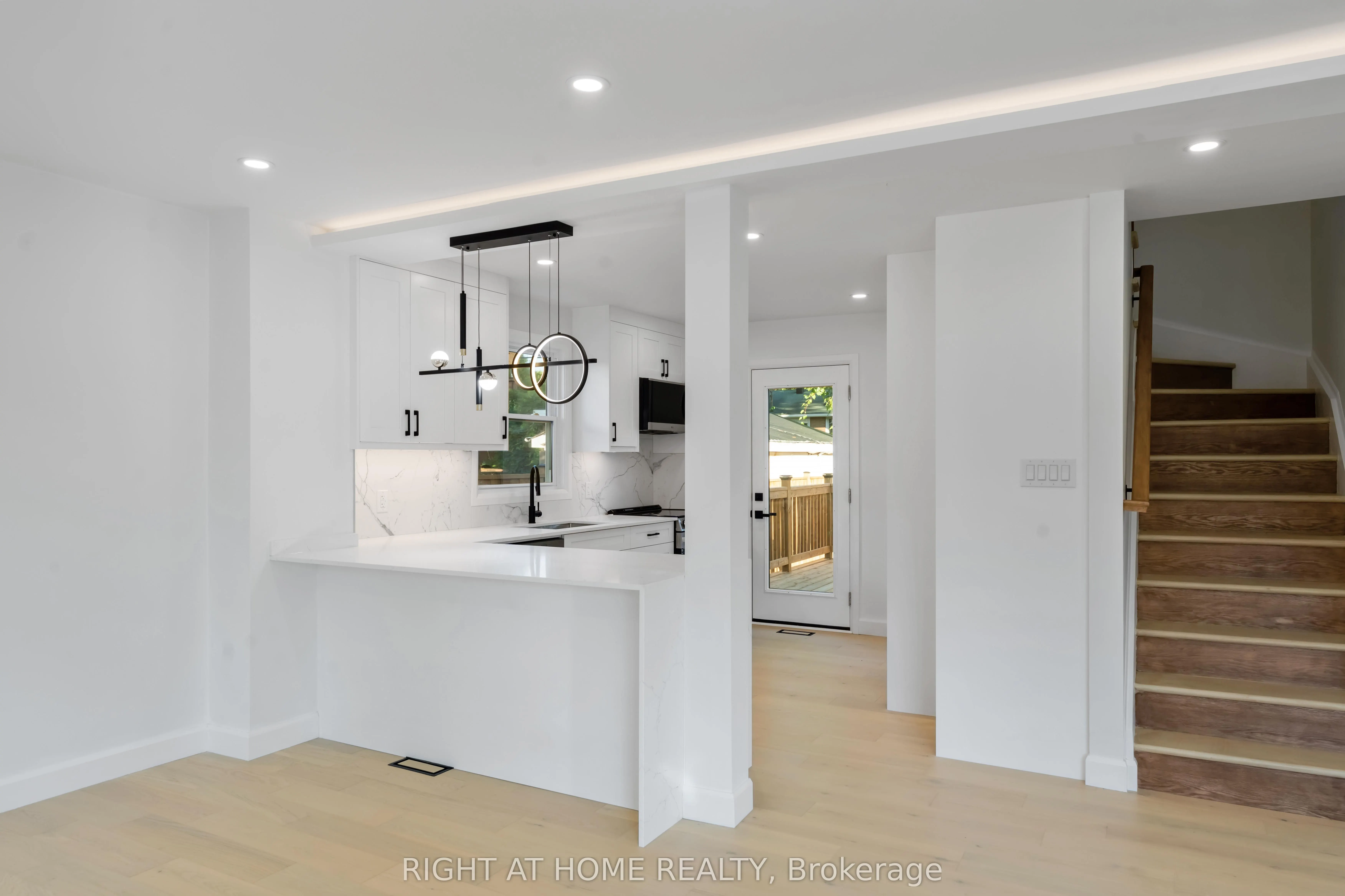 2700 Priscilla Street
