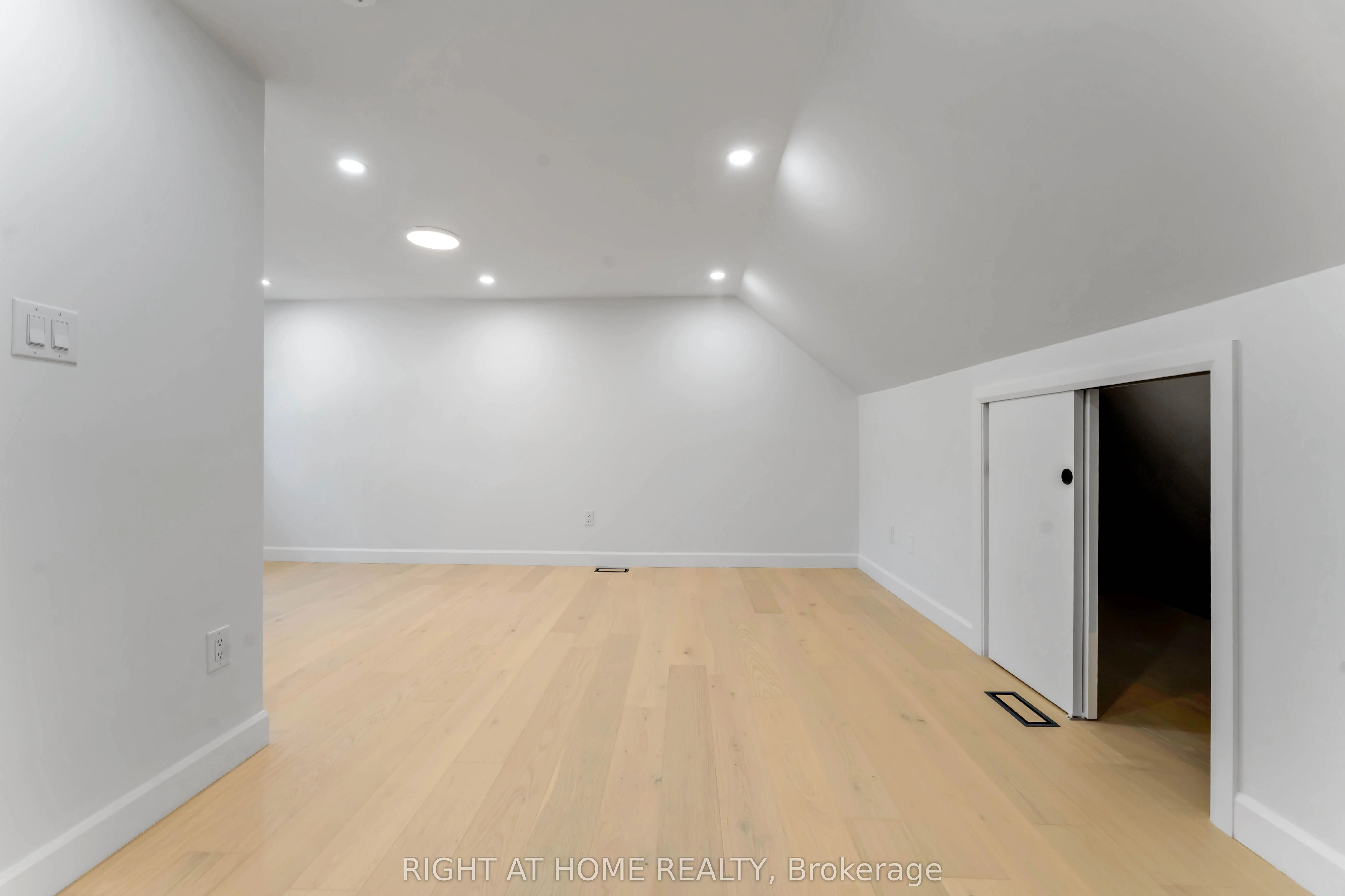 2700 Priscilla Street