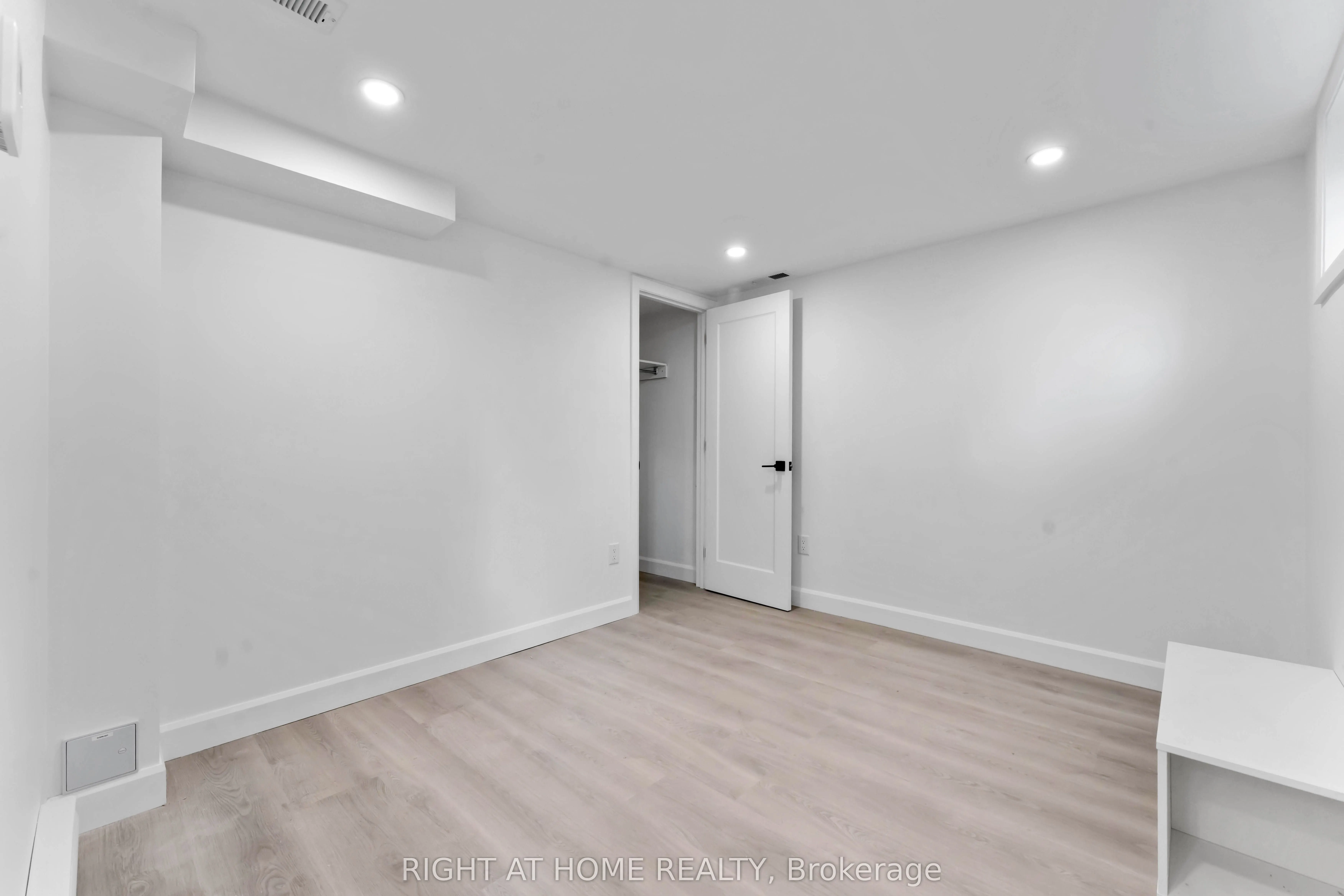 2700 Priscilla Street