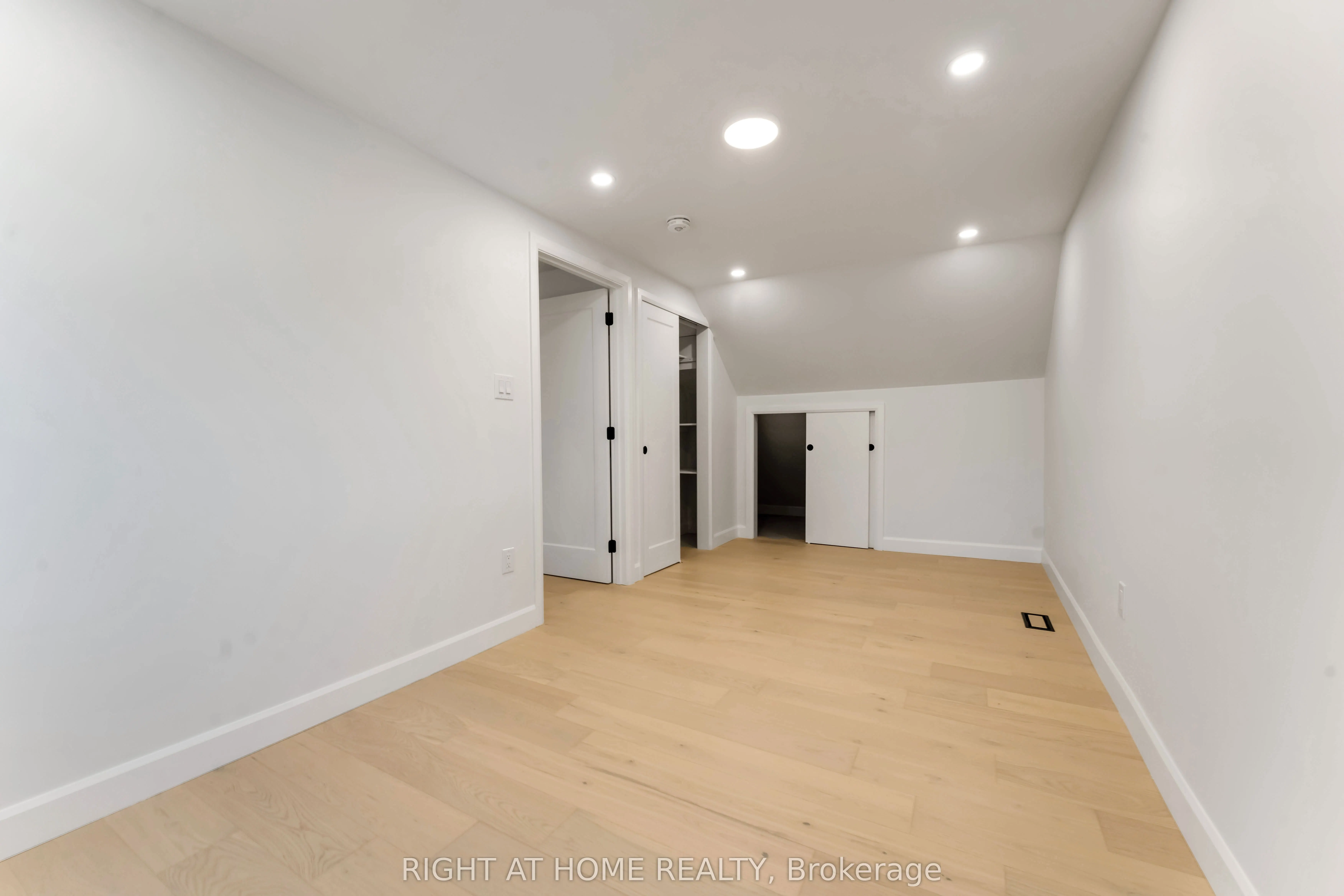 2700 Priscilla Street