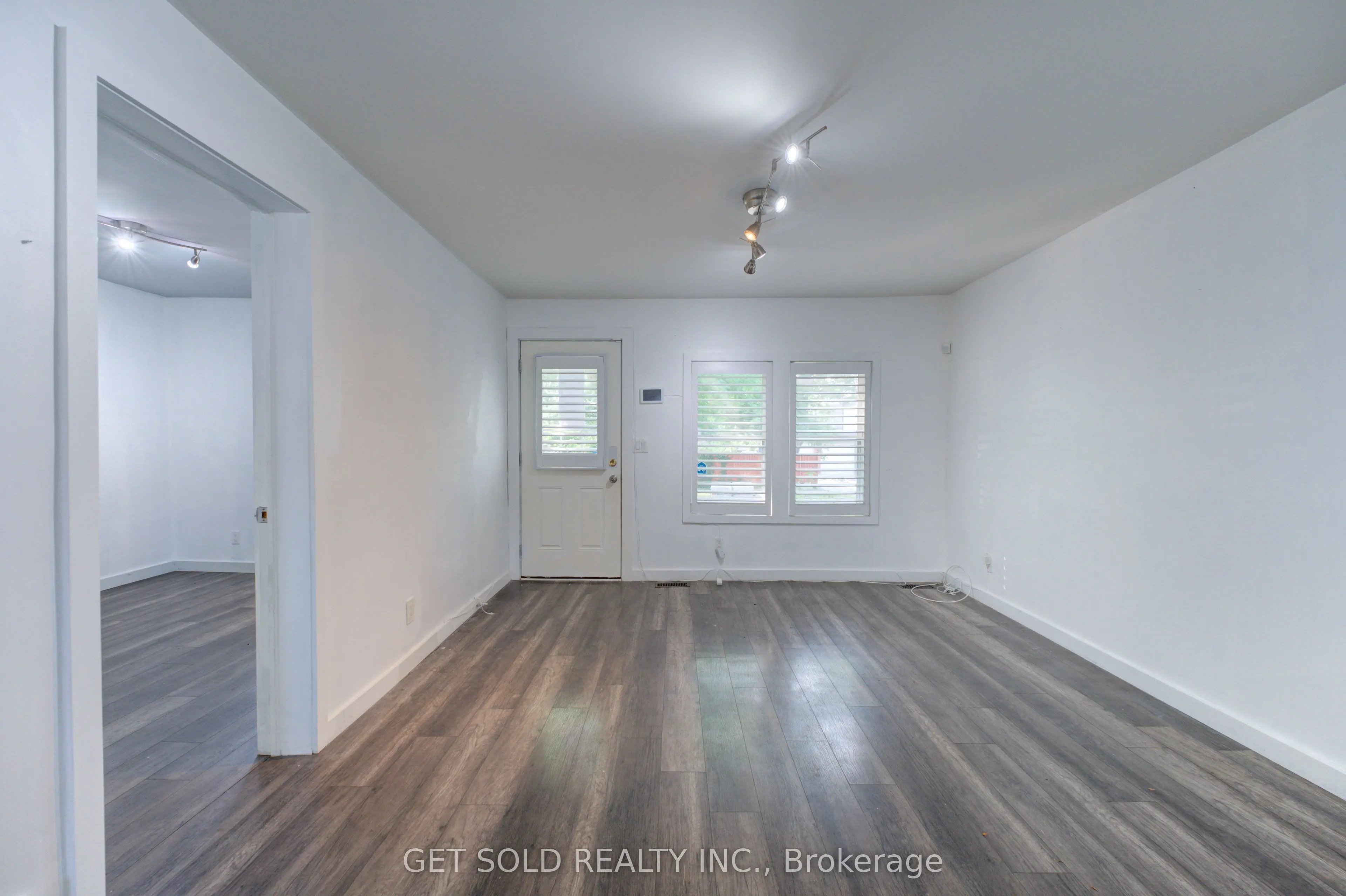 37 Maplecrest Avenue
