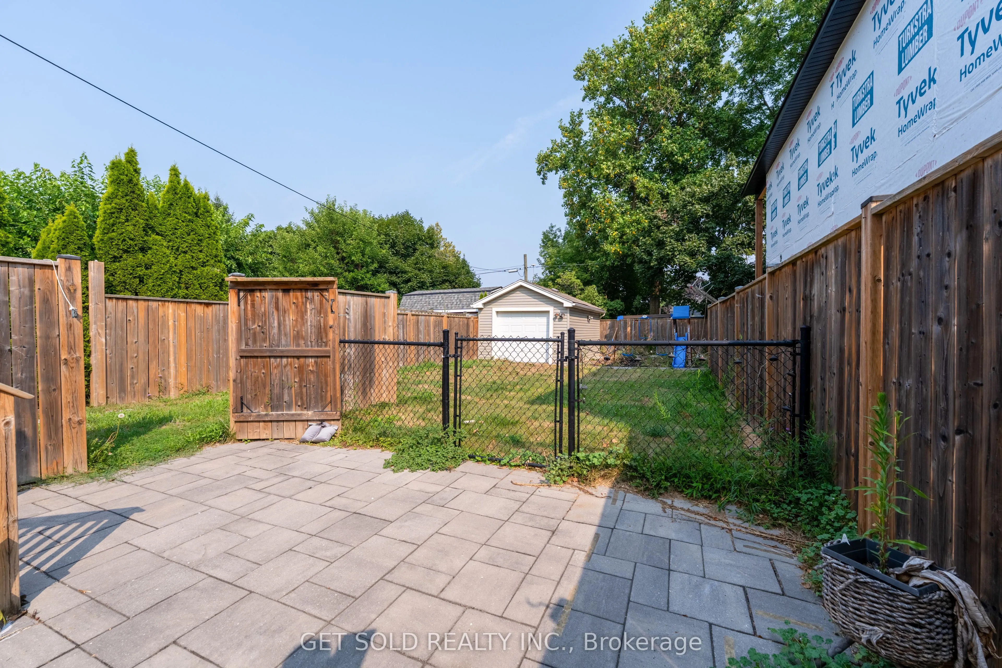 37 Maplecrest Avenue