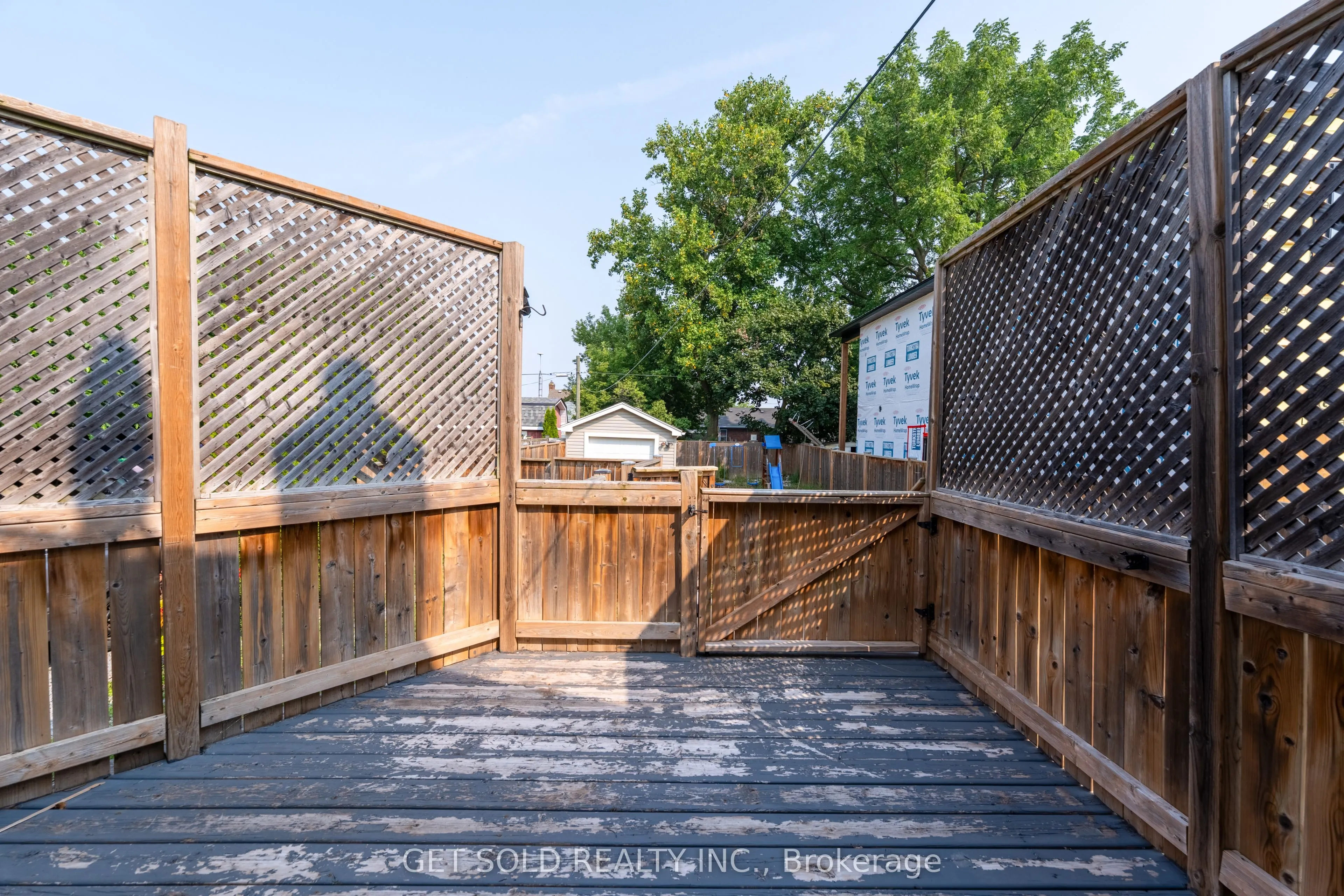 37 Maplecrest Avenue