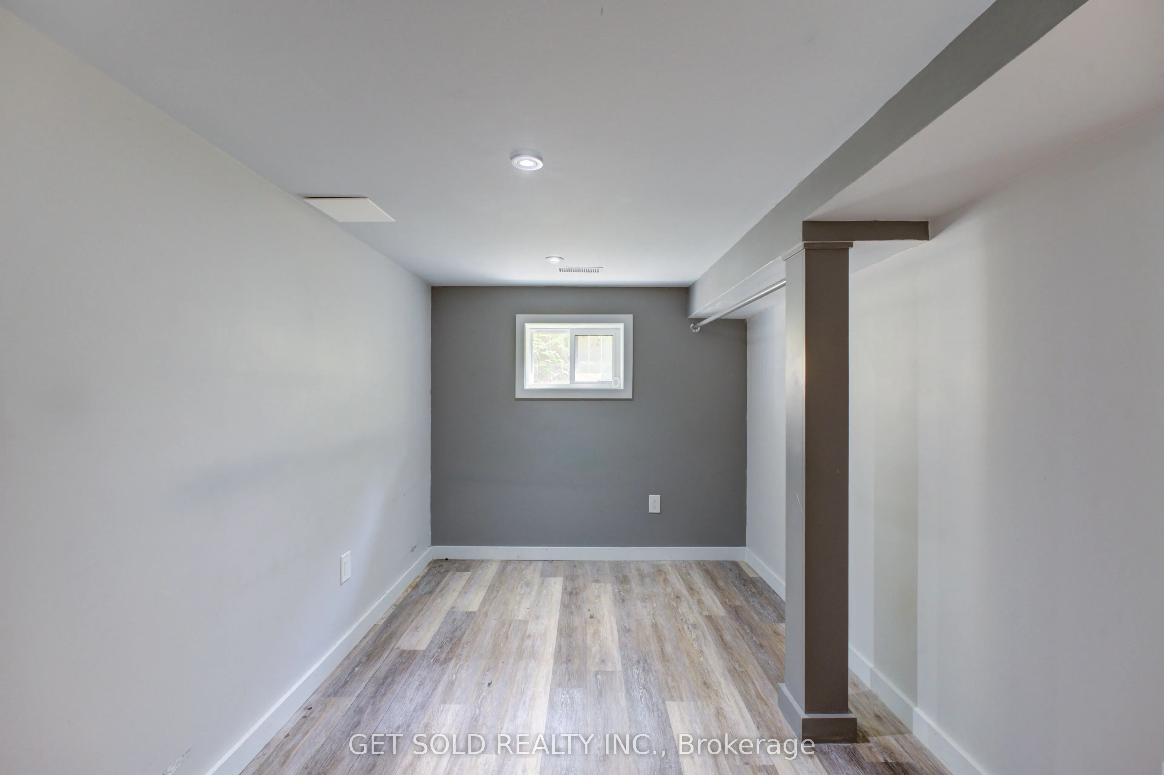37 Maplecrest Avenue