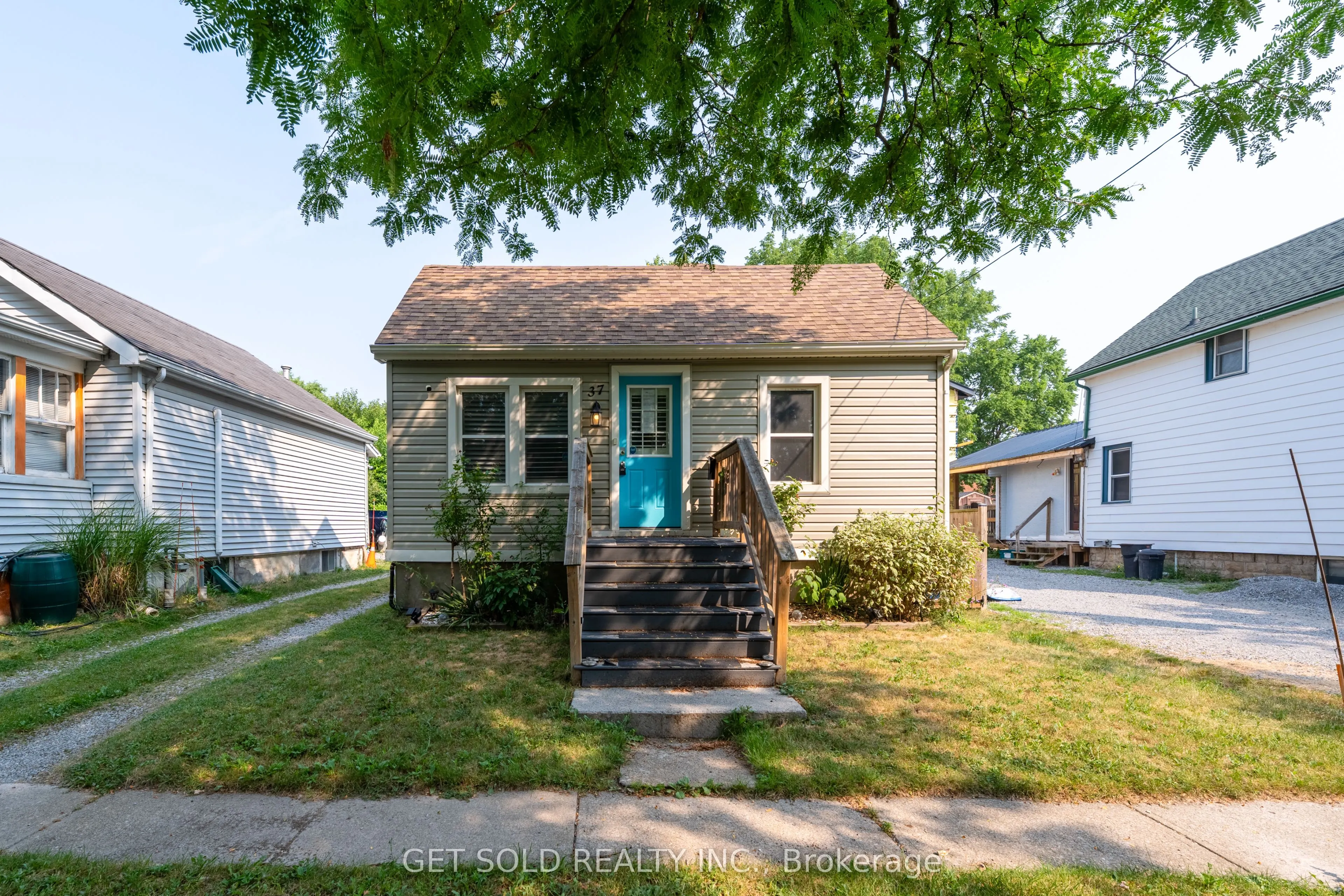 37 Maplecrest Avenue