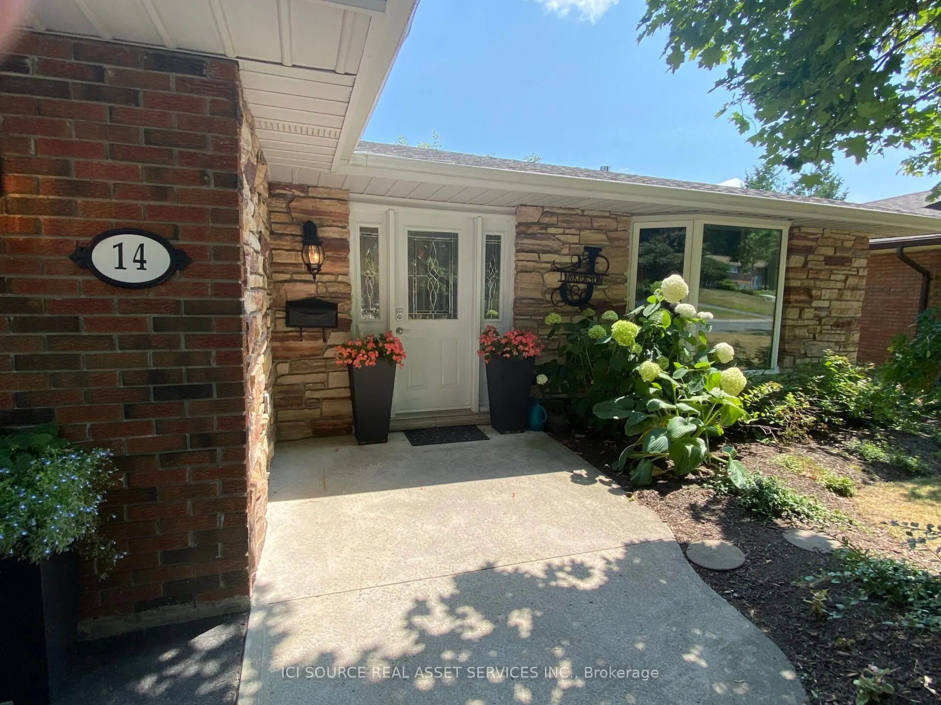 14 Montague Court
