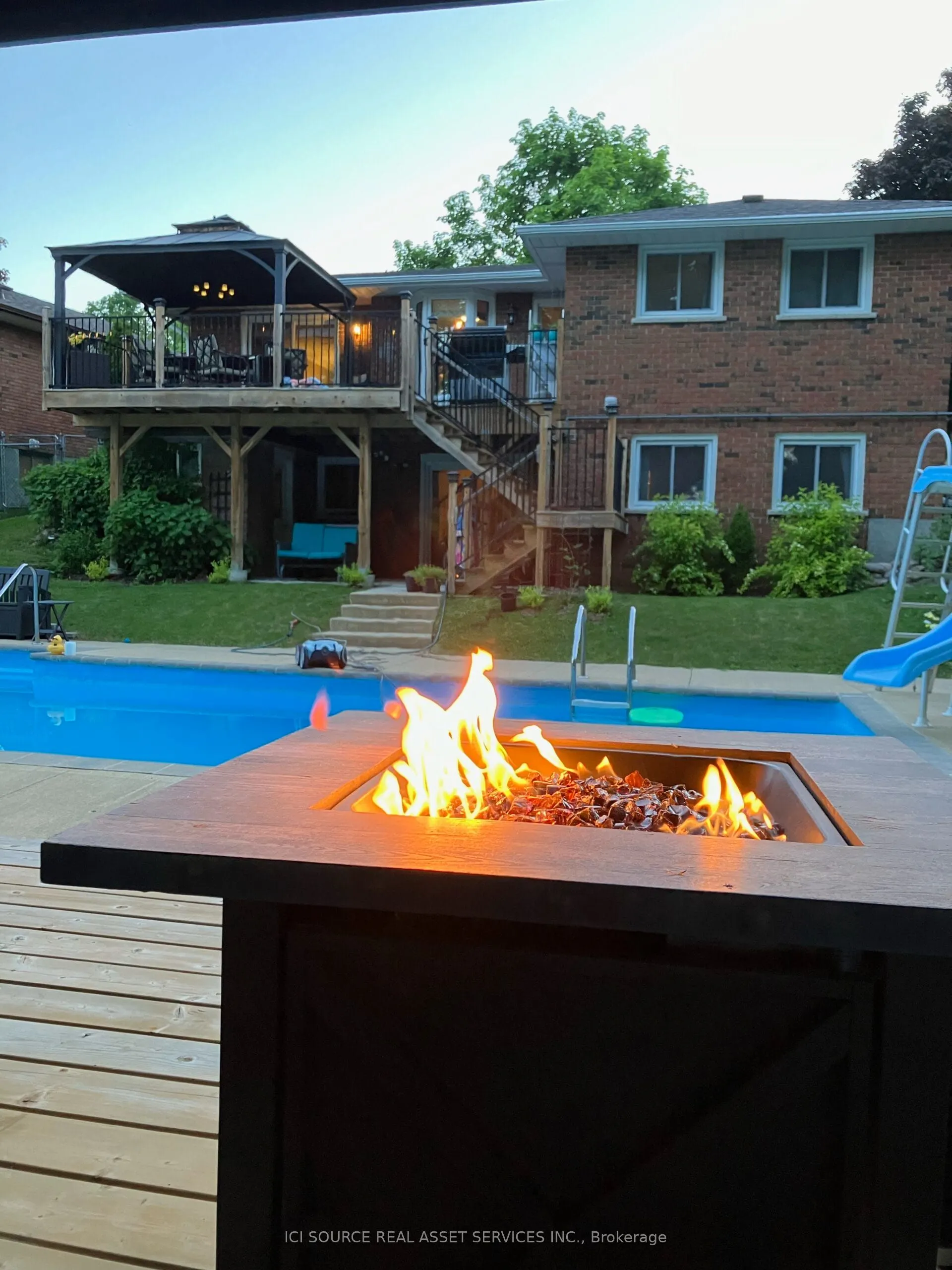 14 Montague Court