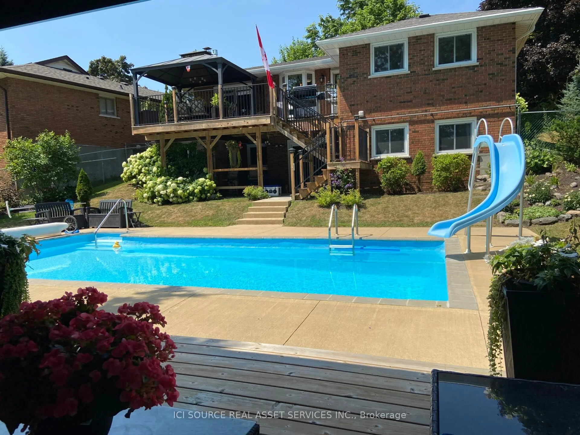 14 Montague Court