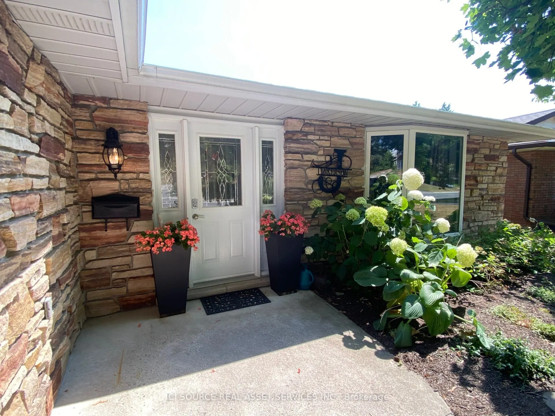 14 Montague Court