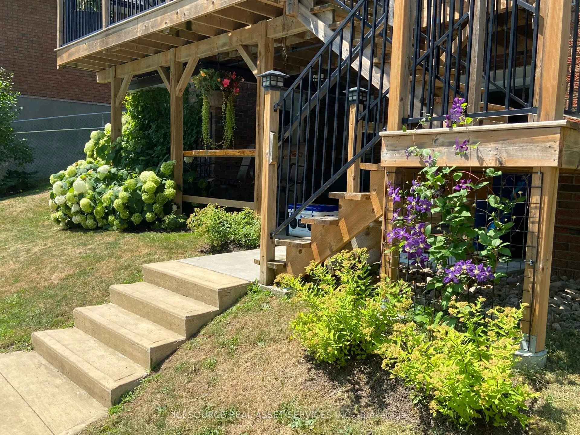 14 Montague Court