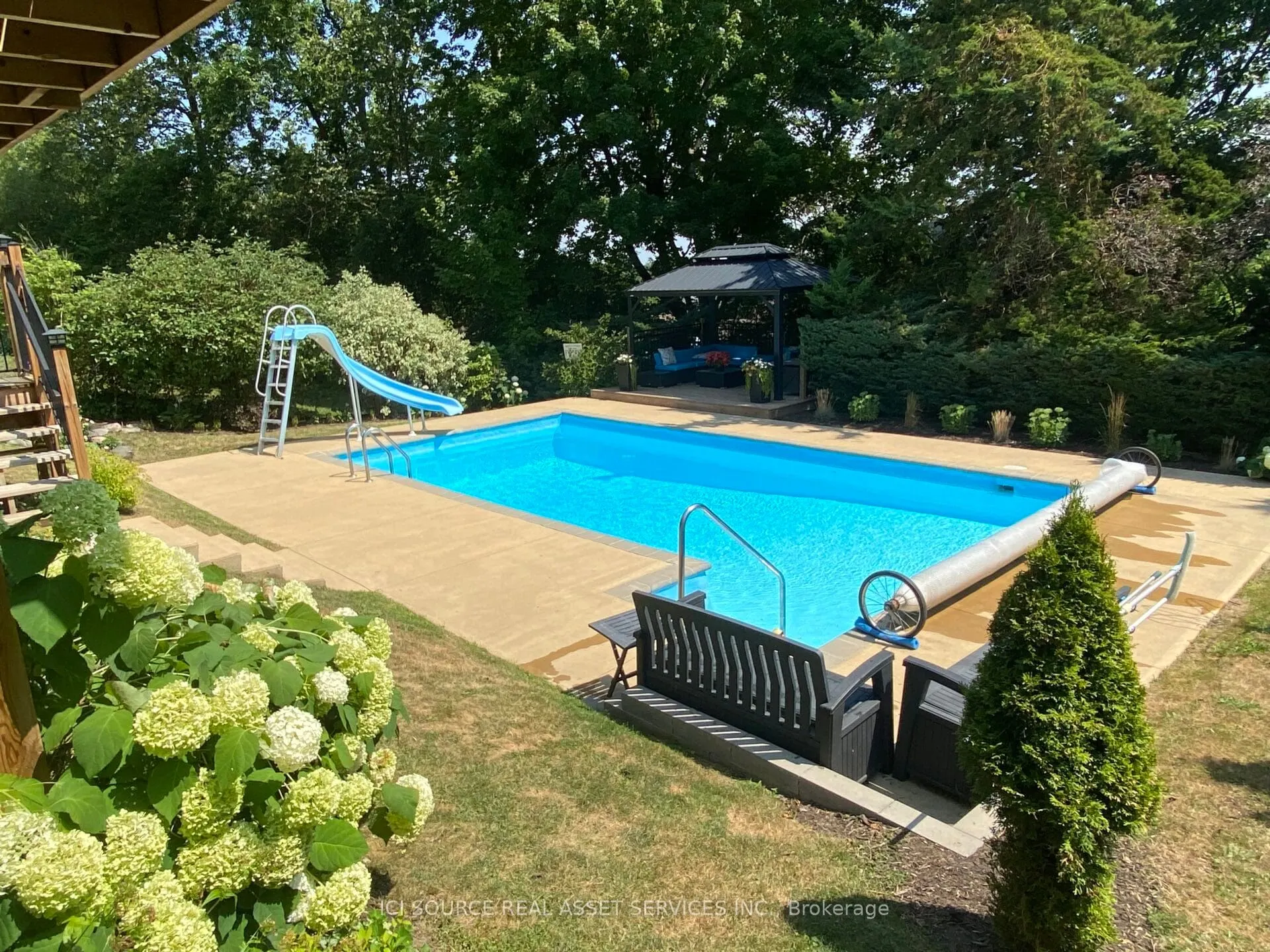 14 Montague Court