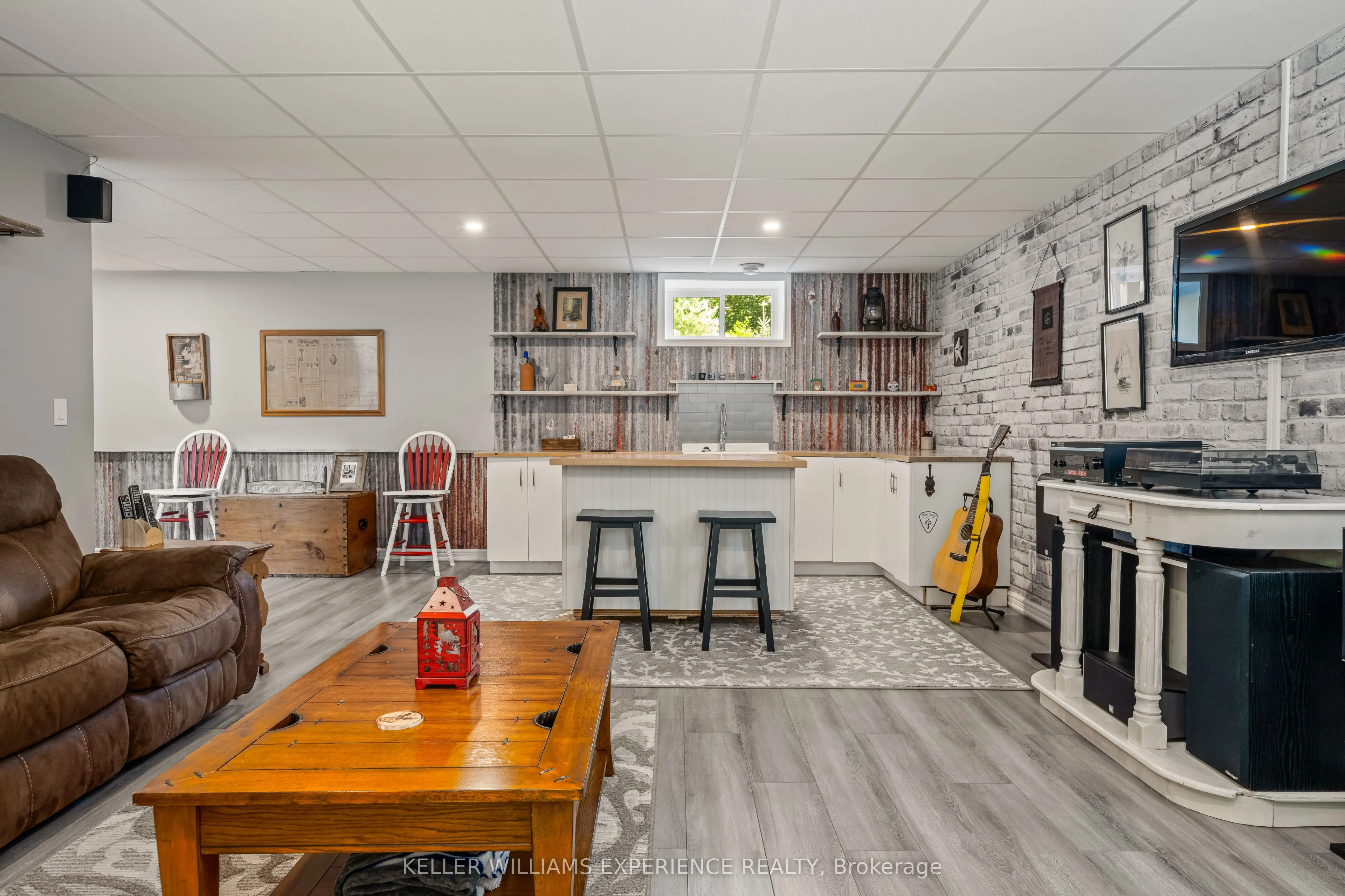 121 Yonge Street S