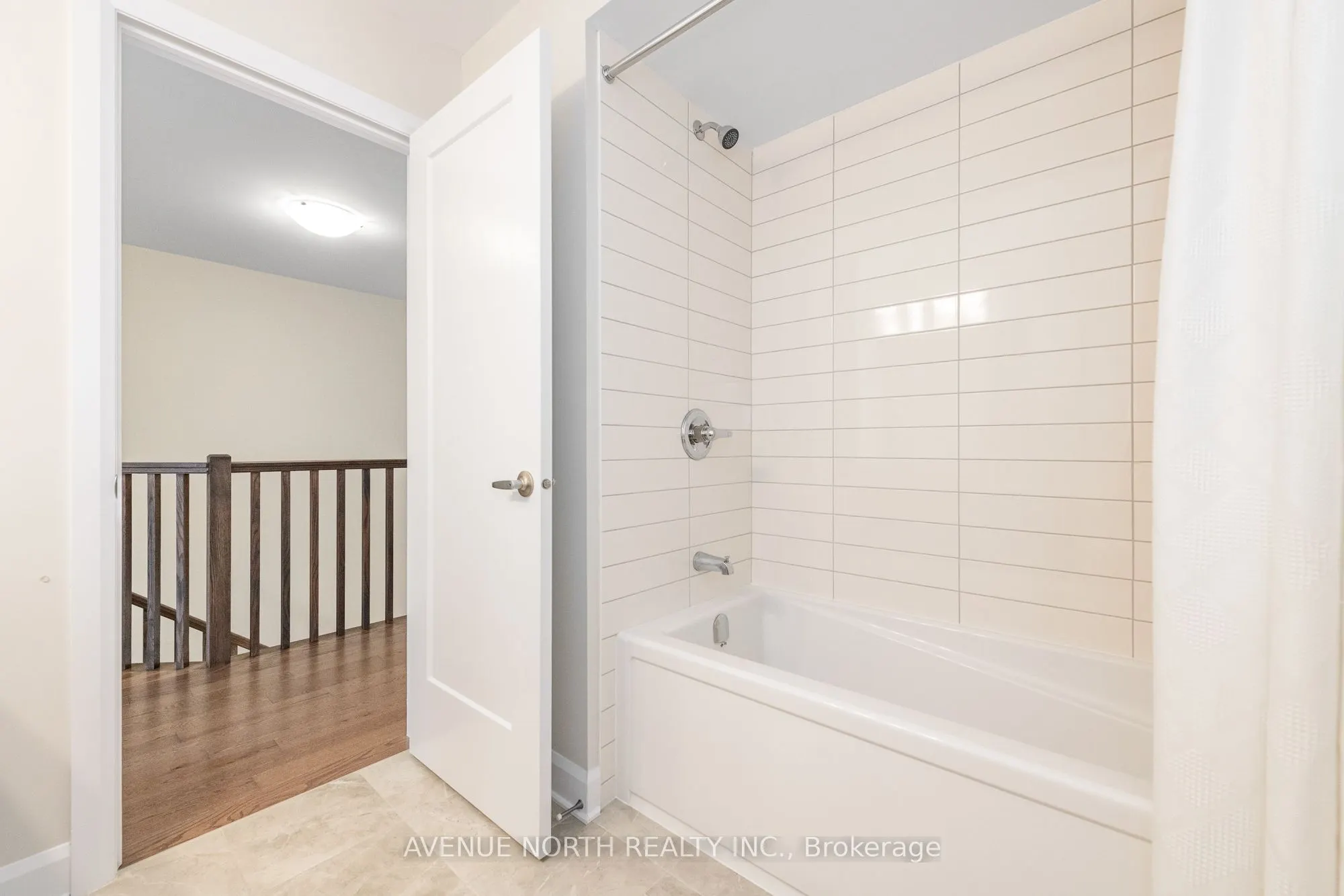 121 ANGELONIA Crescent