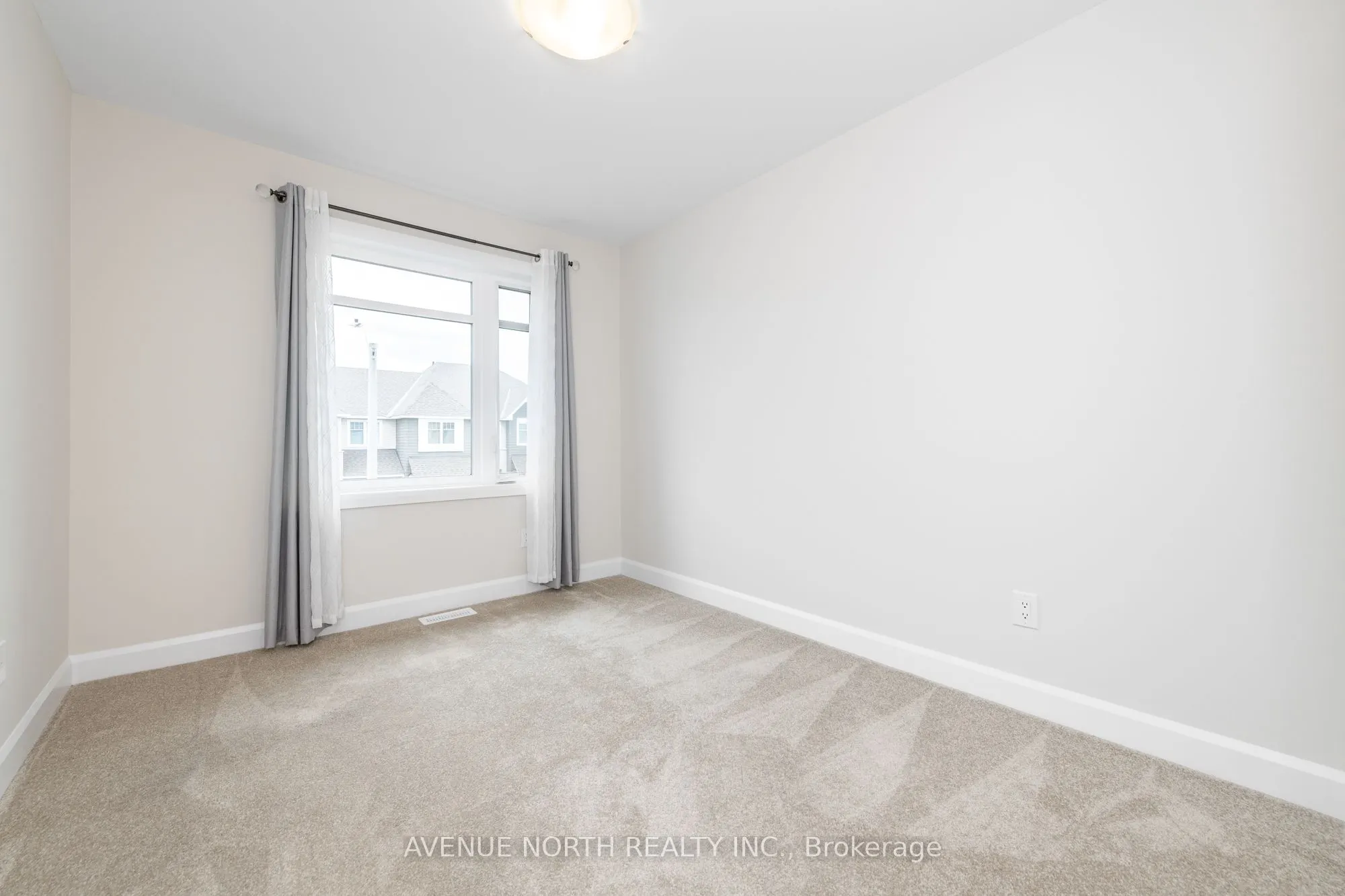 121 ANGELONIA Crescent