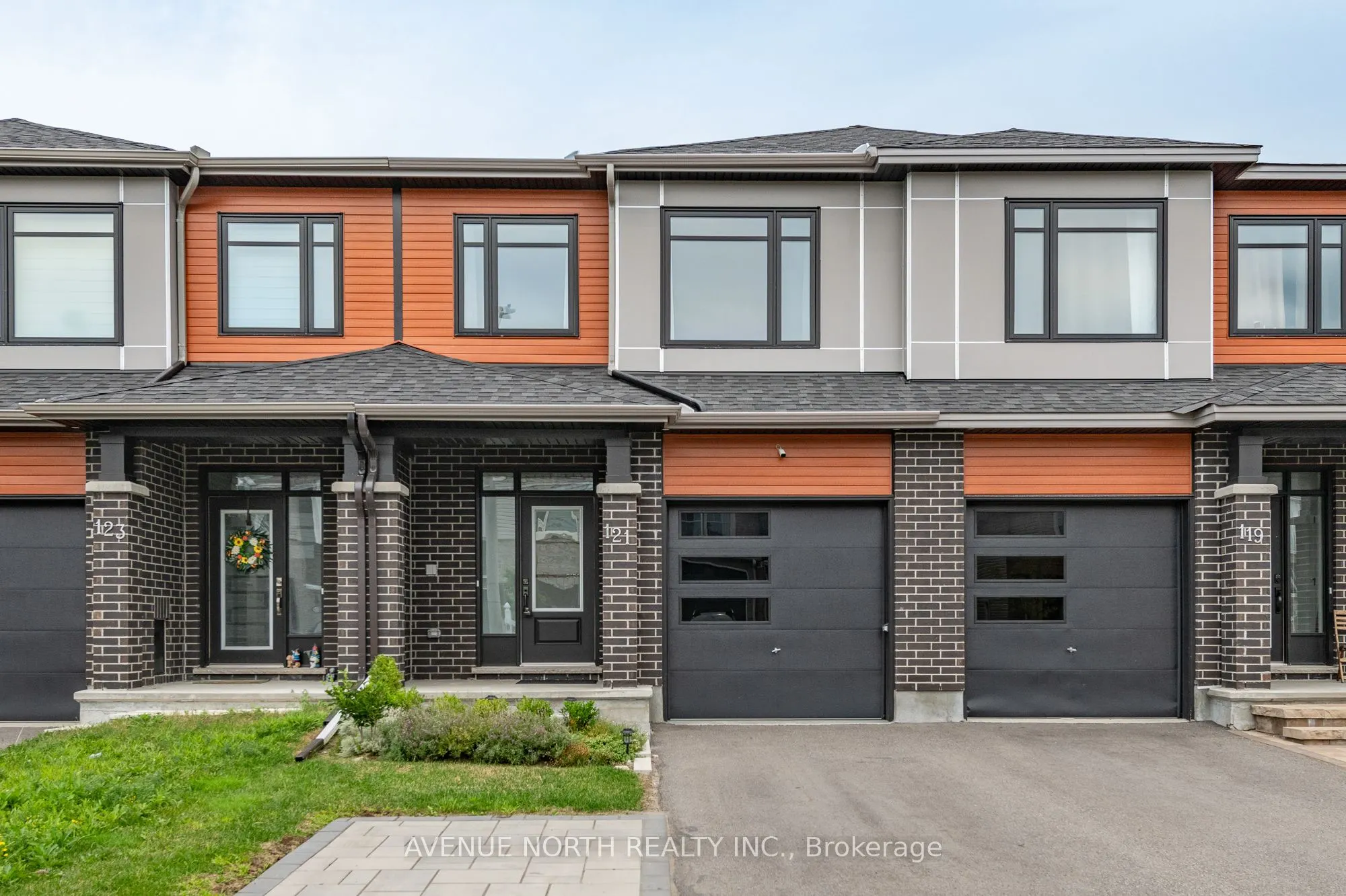 121 ANGELONIA Crescent