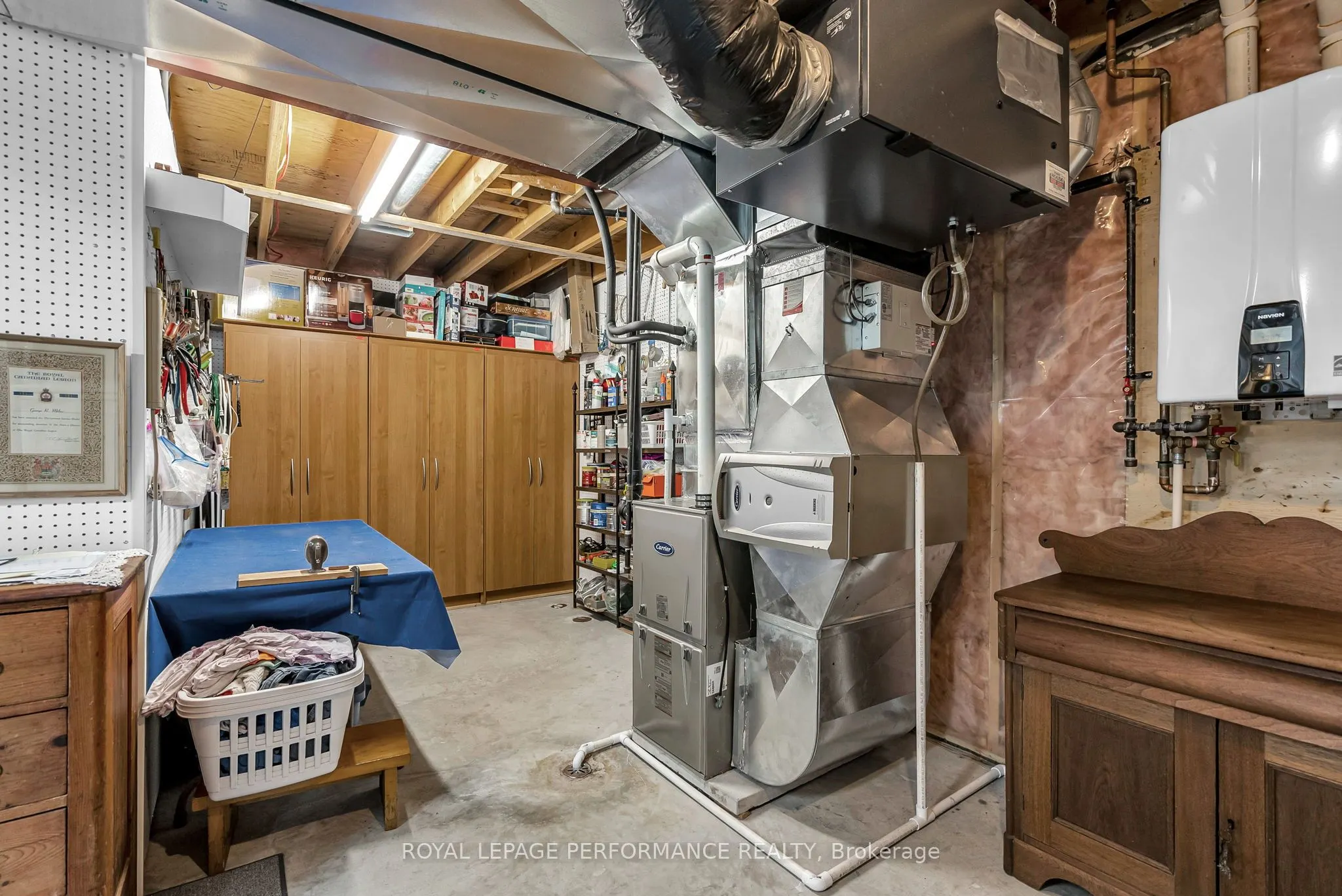 1526 Frank Court