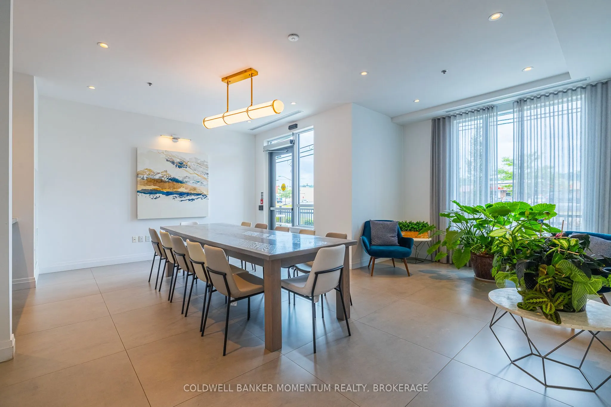 121 Highway 8, #416