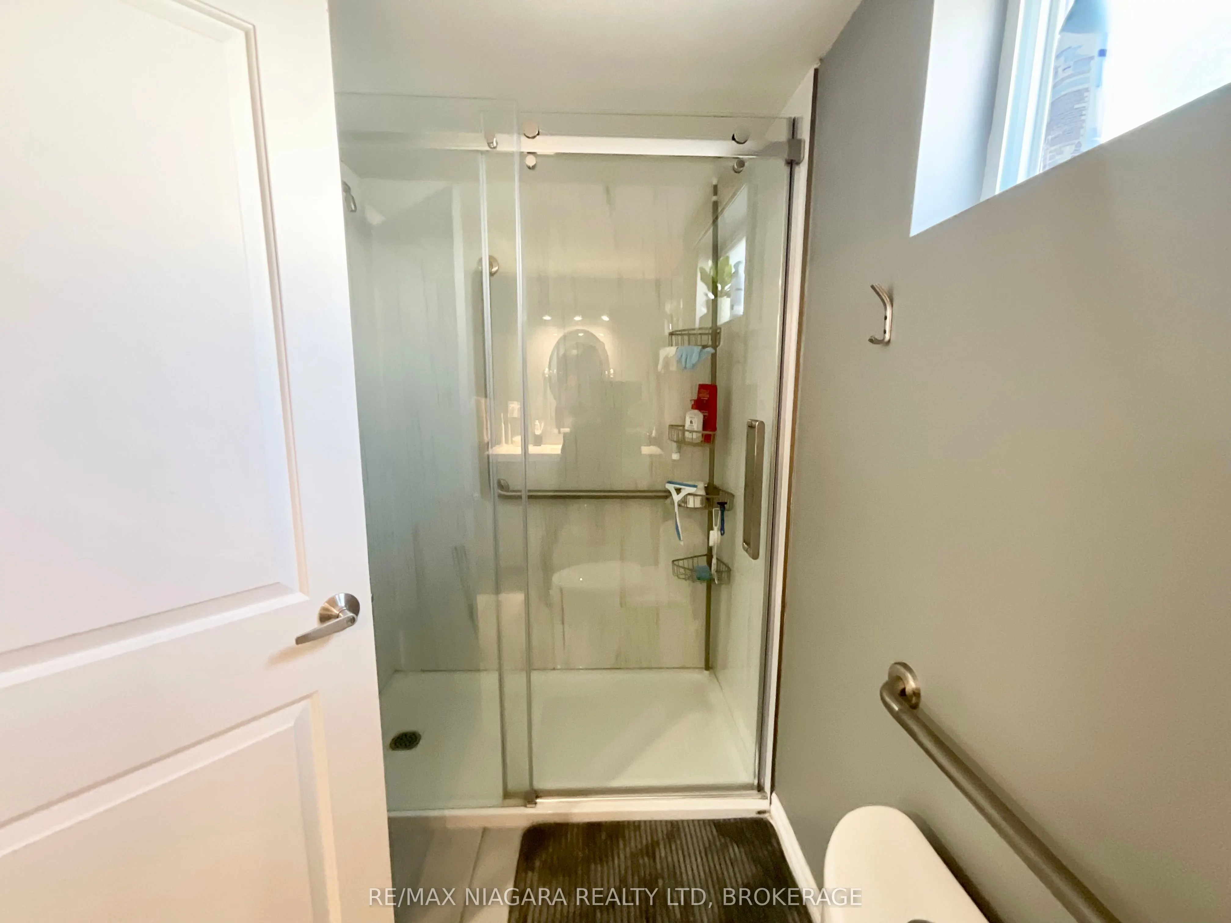 136 CLARKE Street, #Lower
